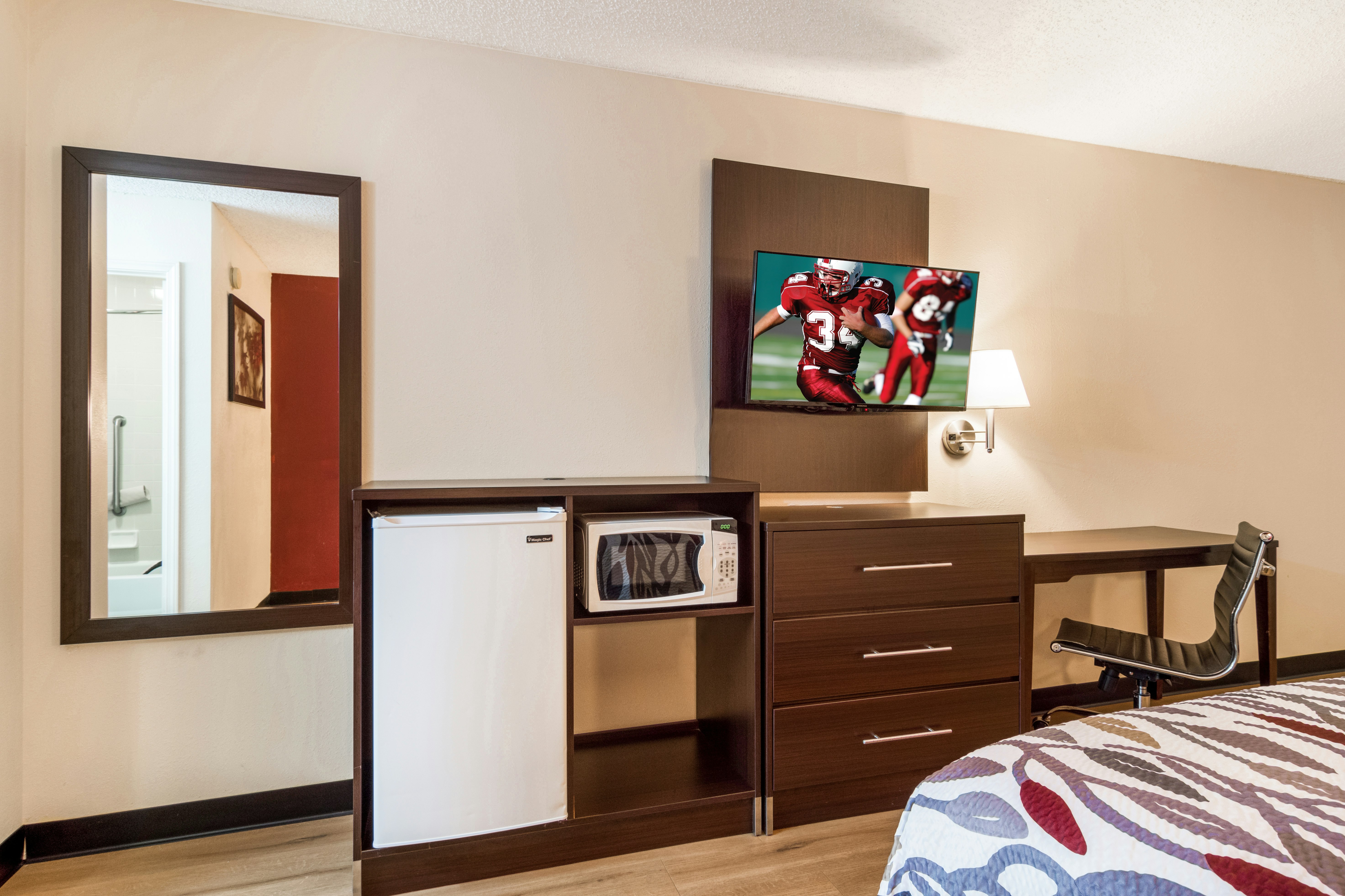 Red Roof Inn Acworth – Emerson/ LakePoint South