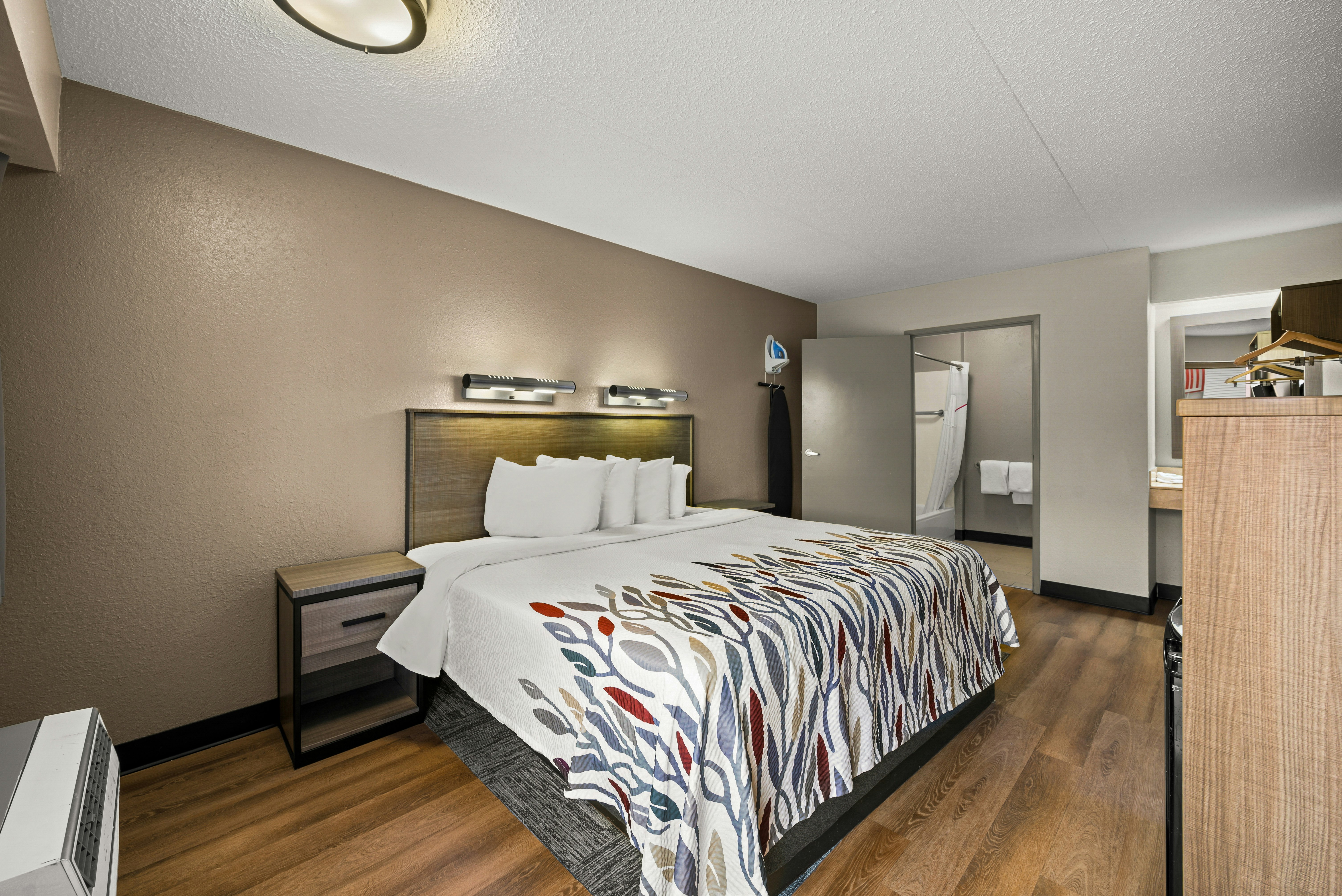 Red Roof Inn Detroit – Royal Oak/ Madison Heights