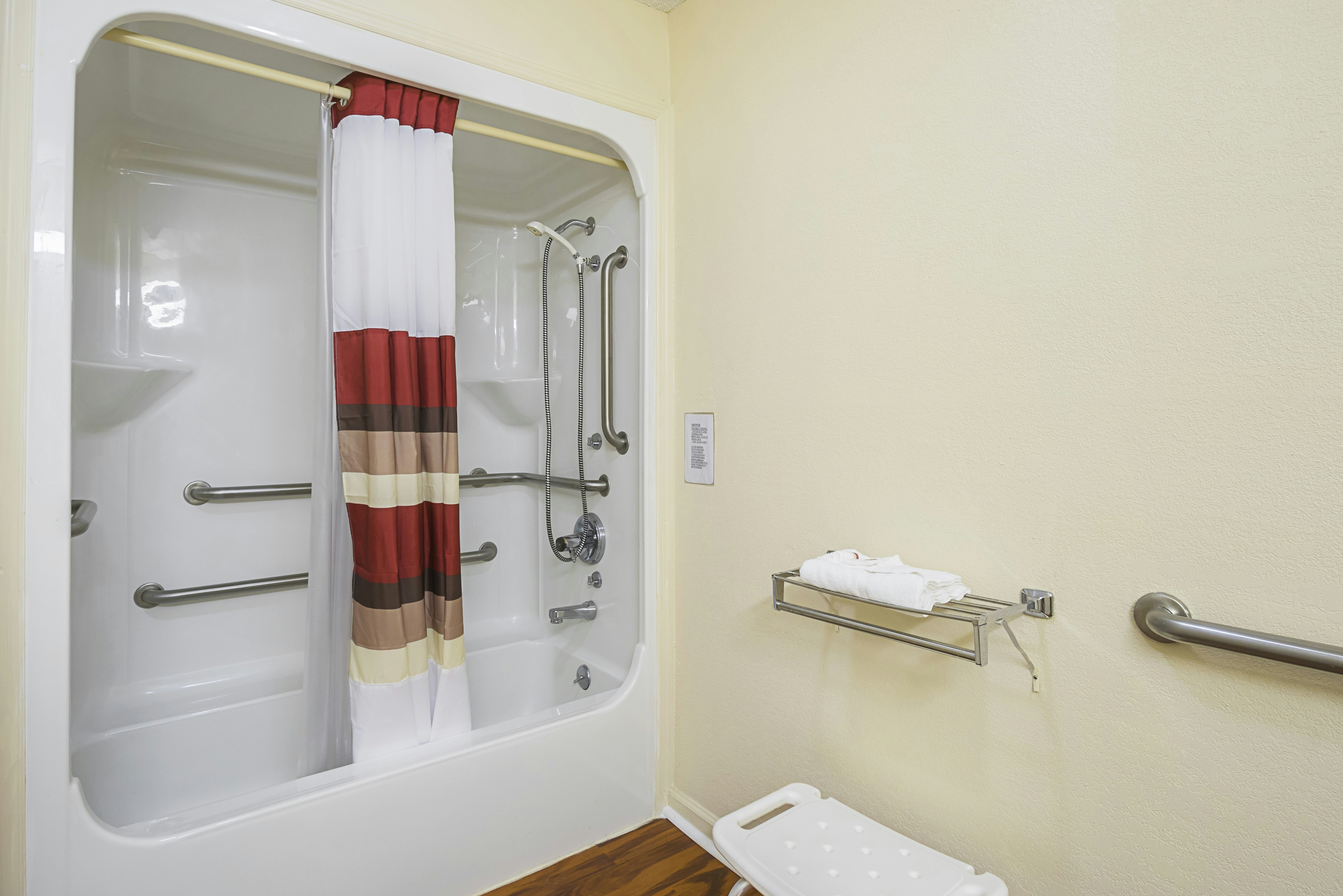 Red Roof Inn Suites Scottsboro