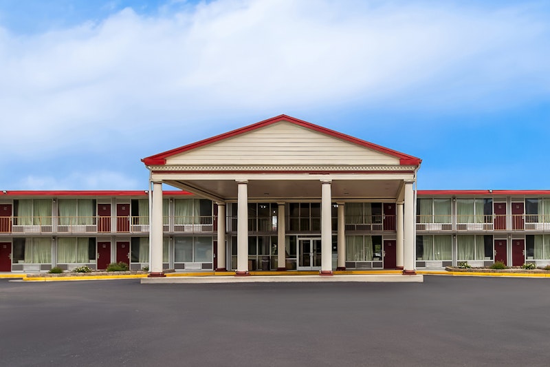 Red Roof Inn Suites Cave City