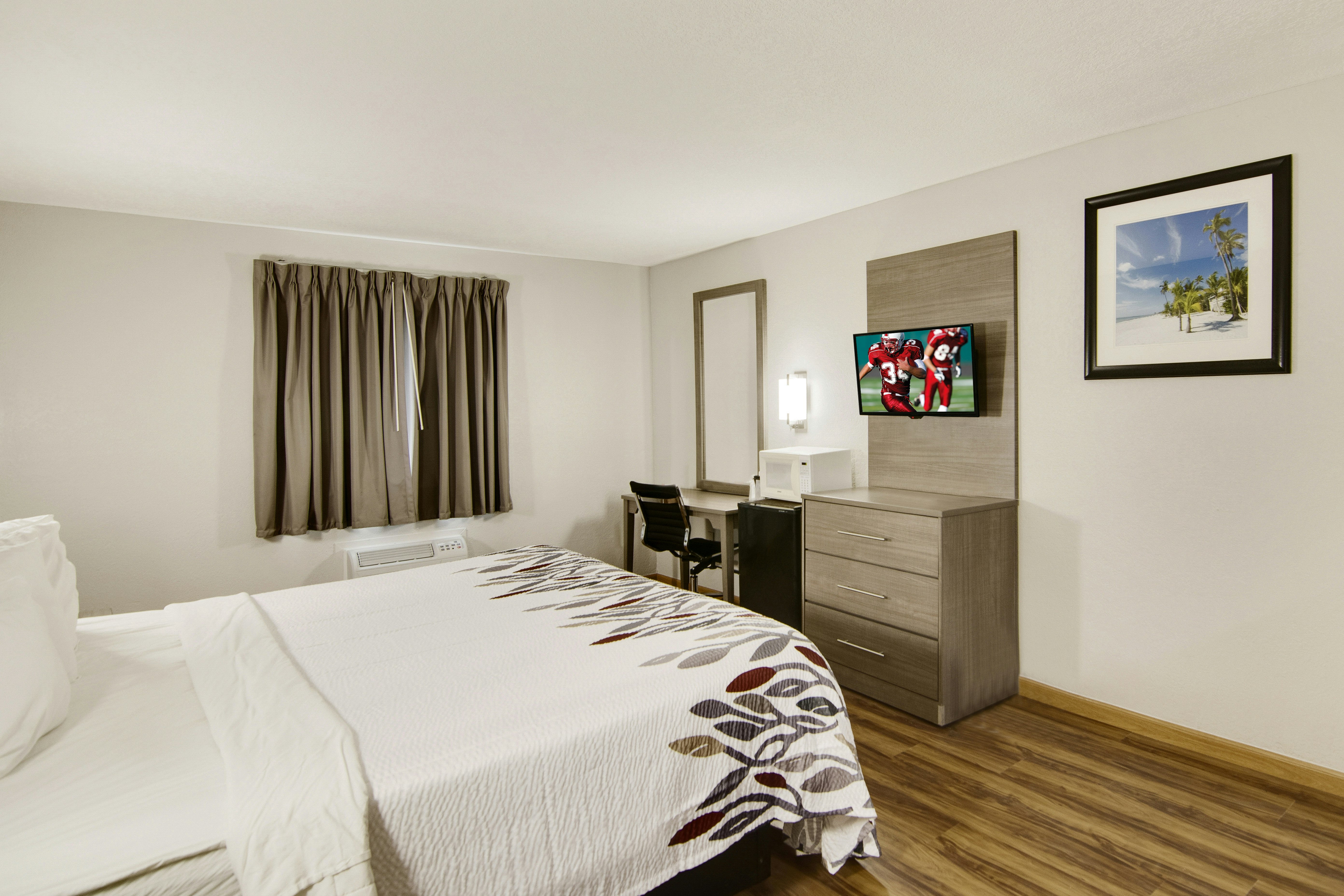 Red Roof Inn Suites Pensacola – NAS Corry