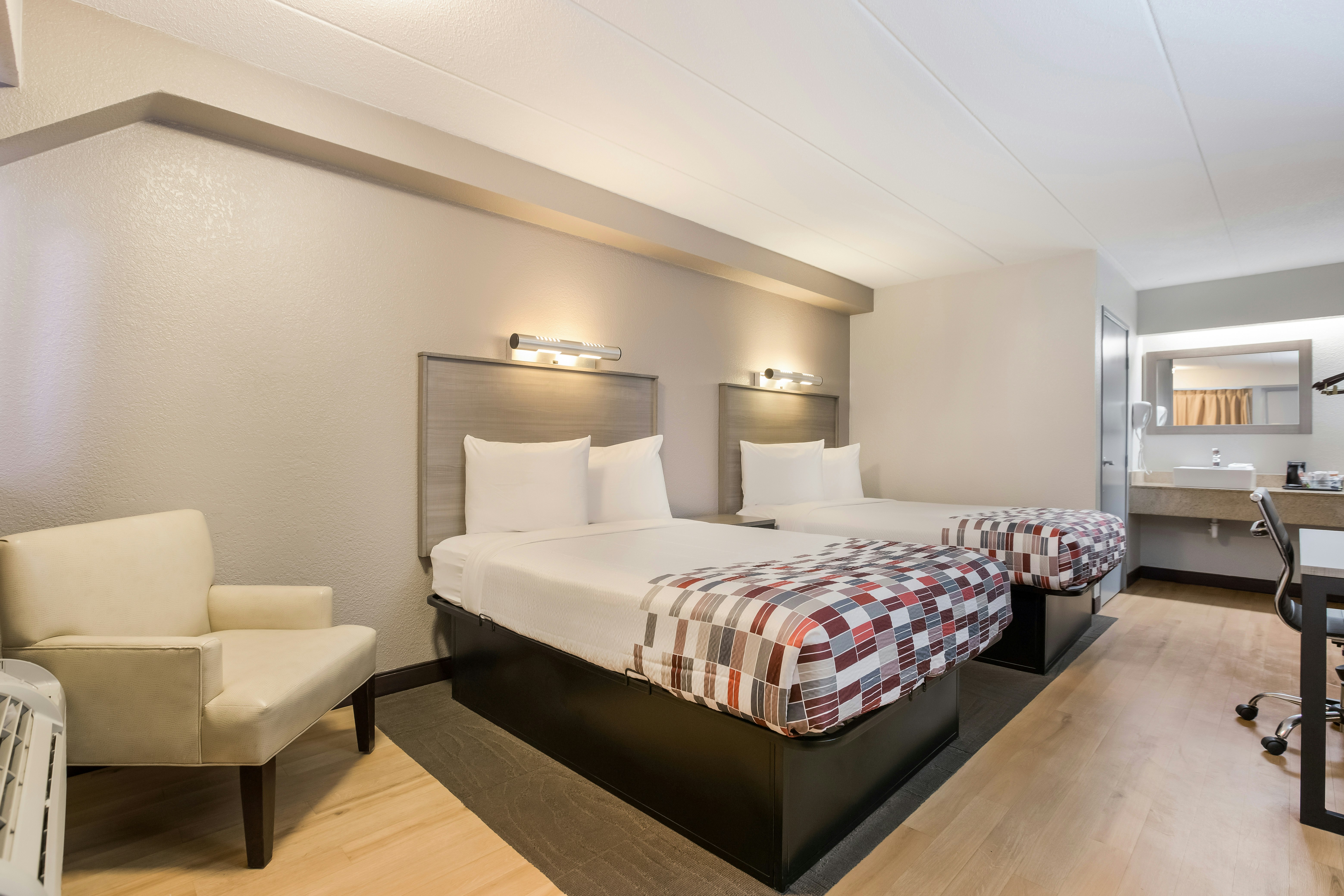 Deluxe 2 Full Beds Smoke Free