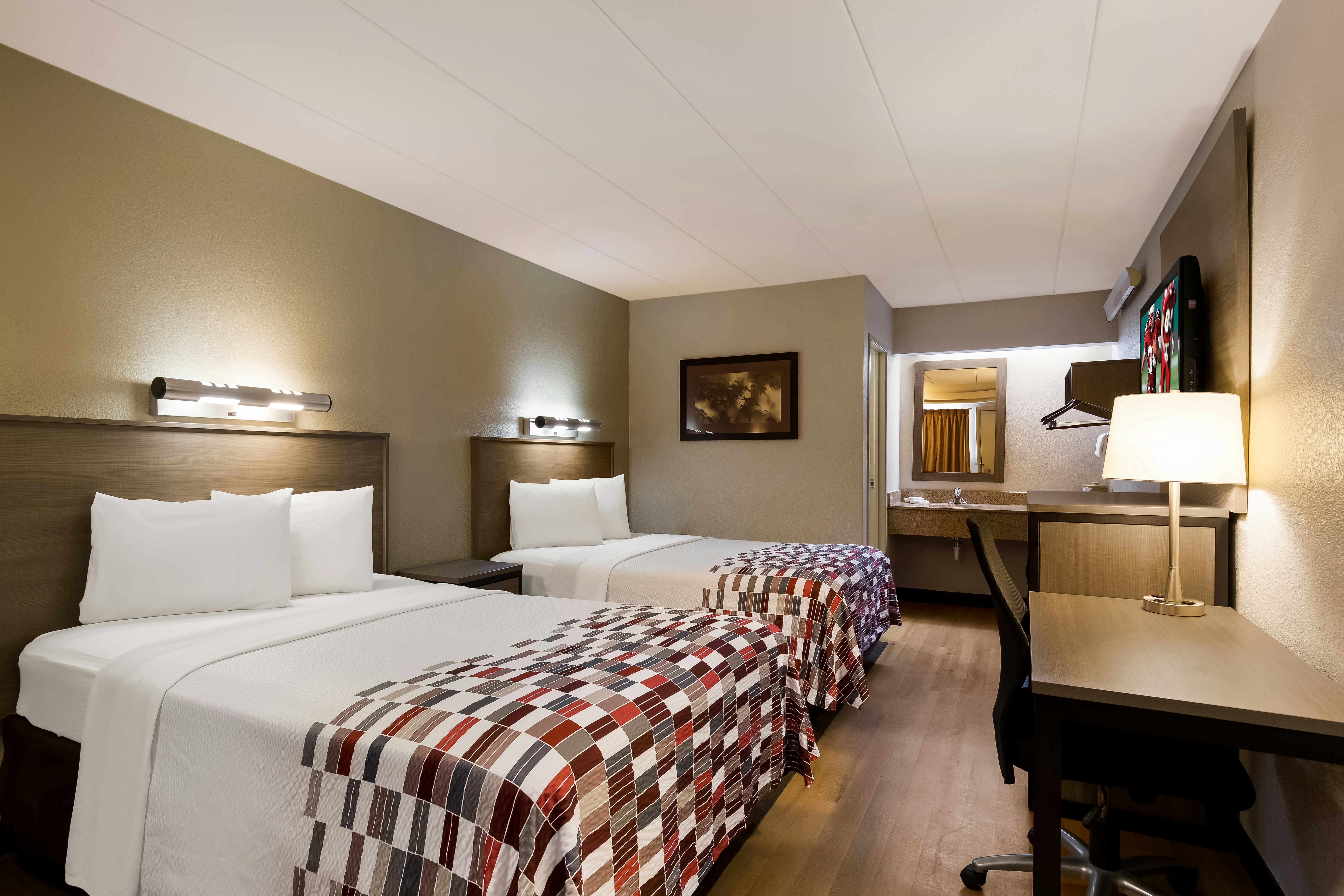 Deluxe 2 Full Beds Smoke Free