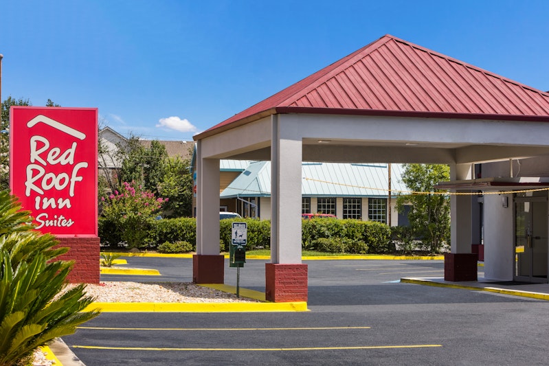 Red Roof Inn Suites Statesboro – University