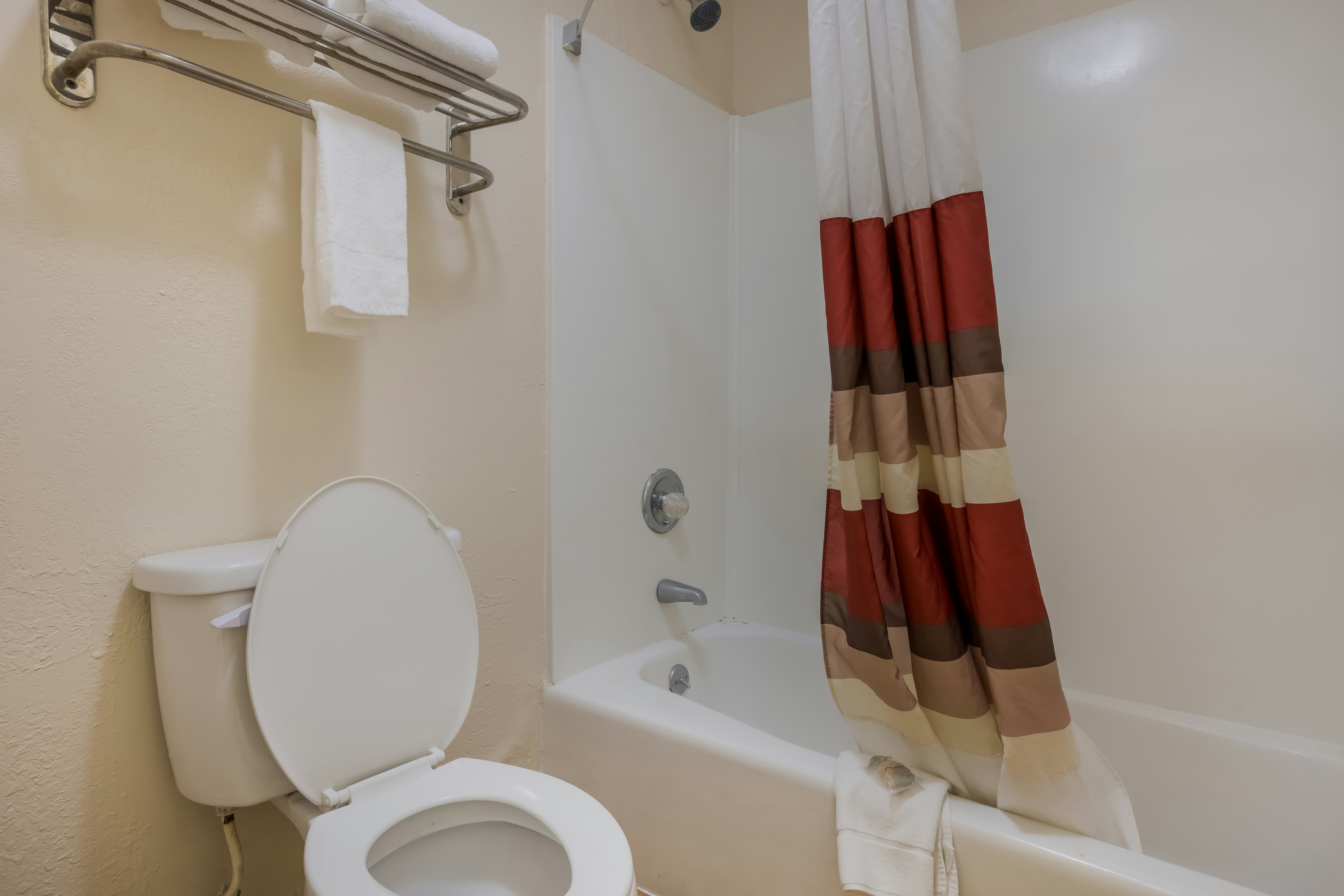 Red Roof Inn Suites Statesboro – University