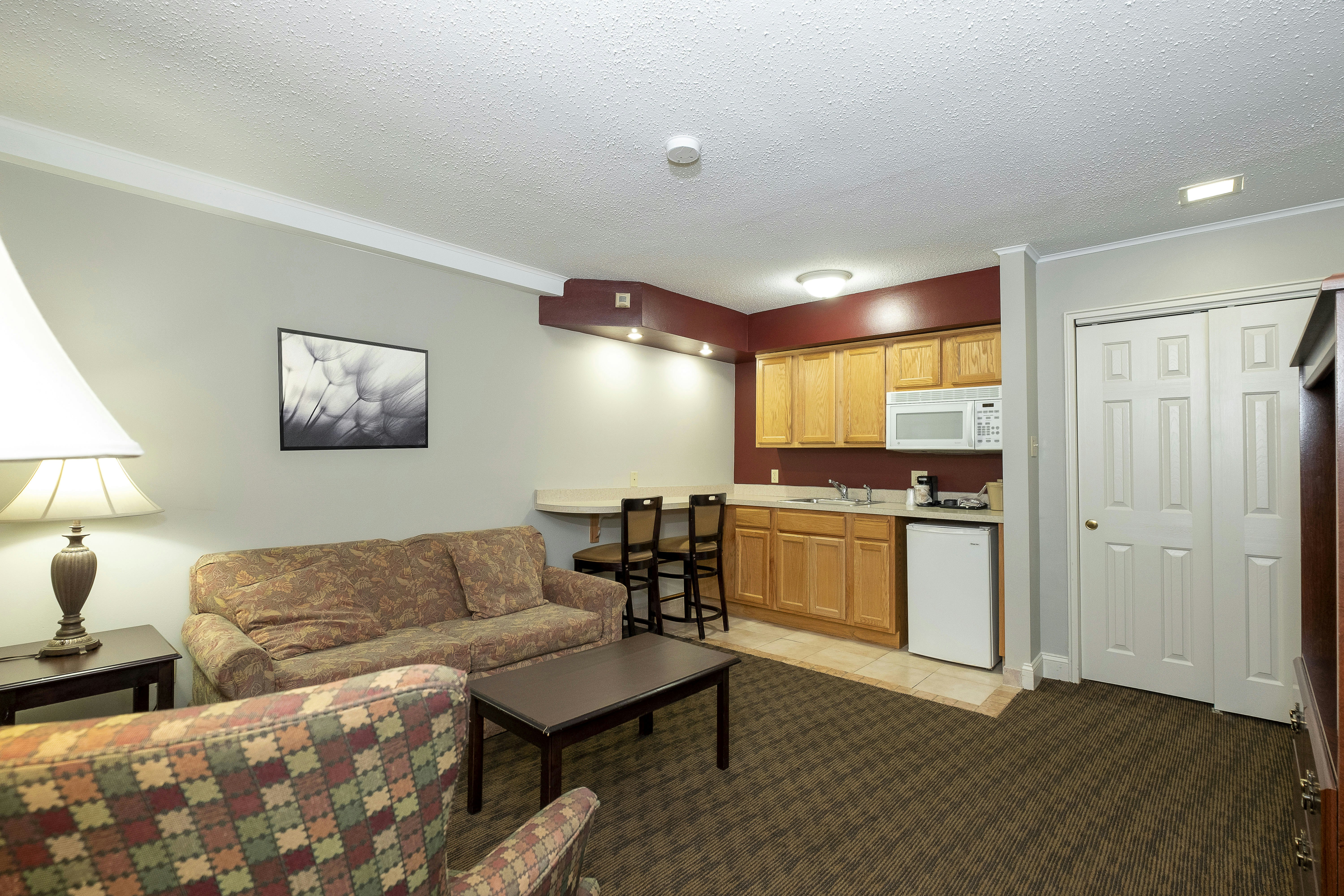 Red Roof Inn Suites Hazleton