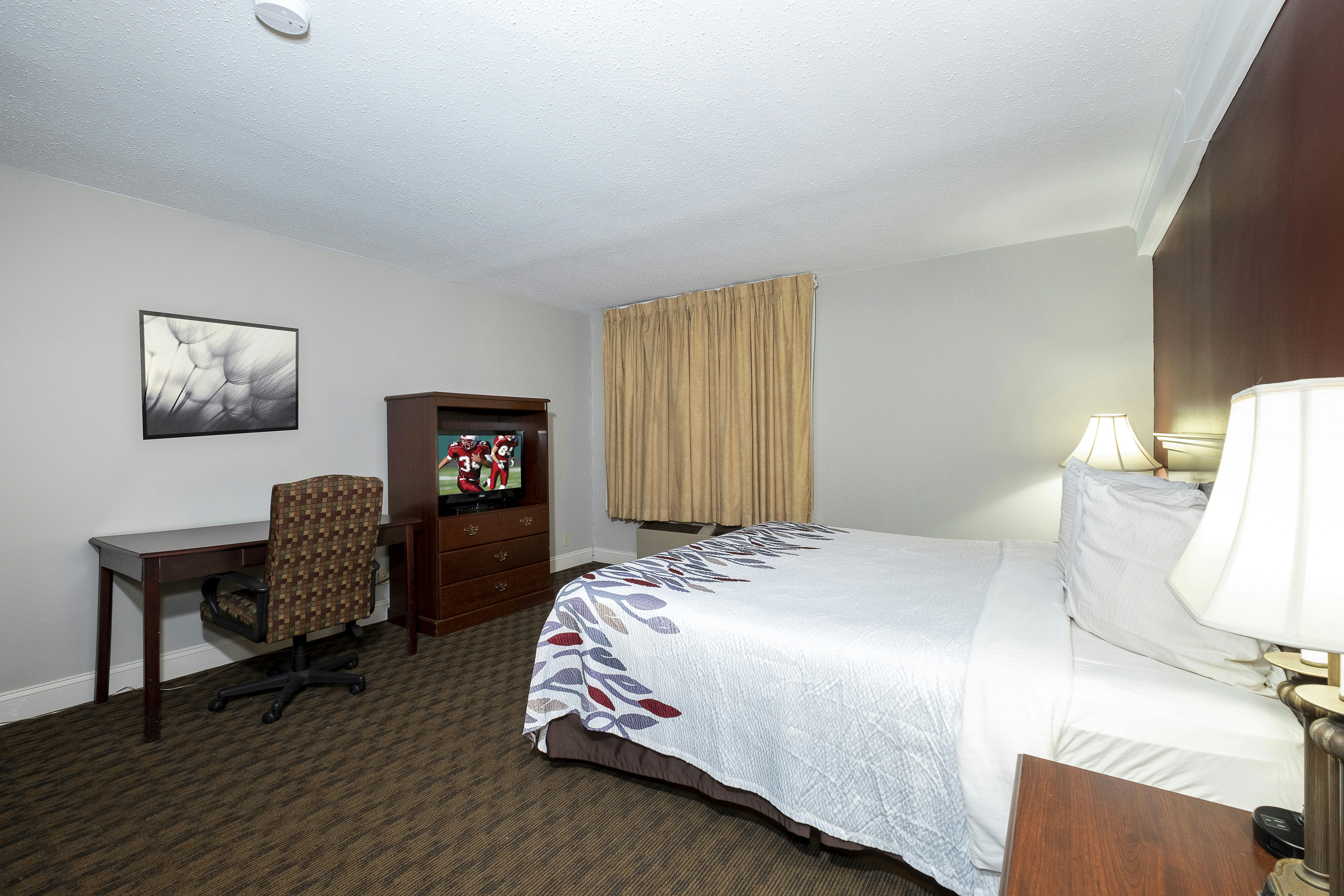 Red Roof Inn Suites Hazleton