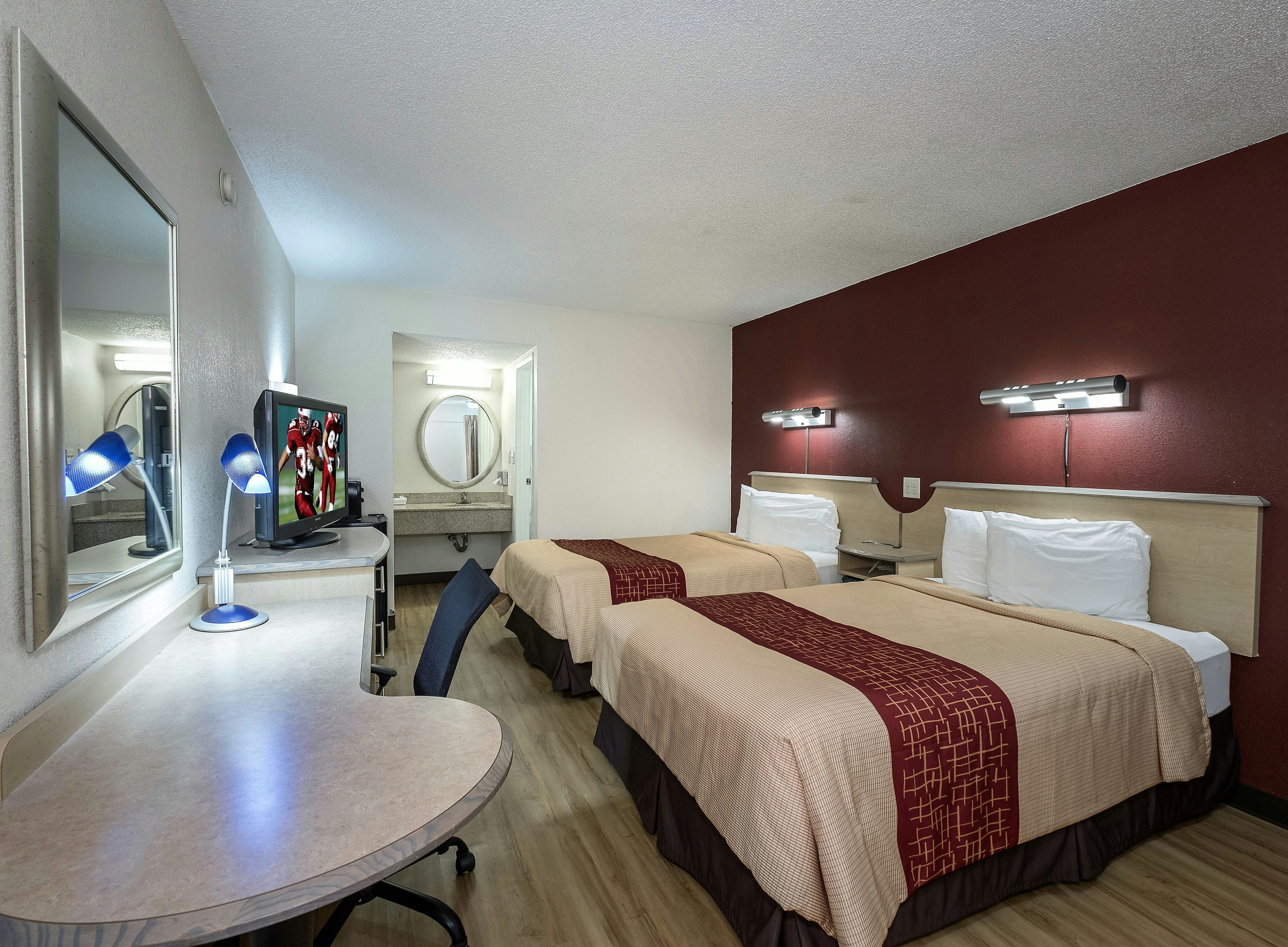 Deluxe 2 Queen Beds Non-Smoking