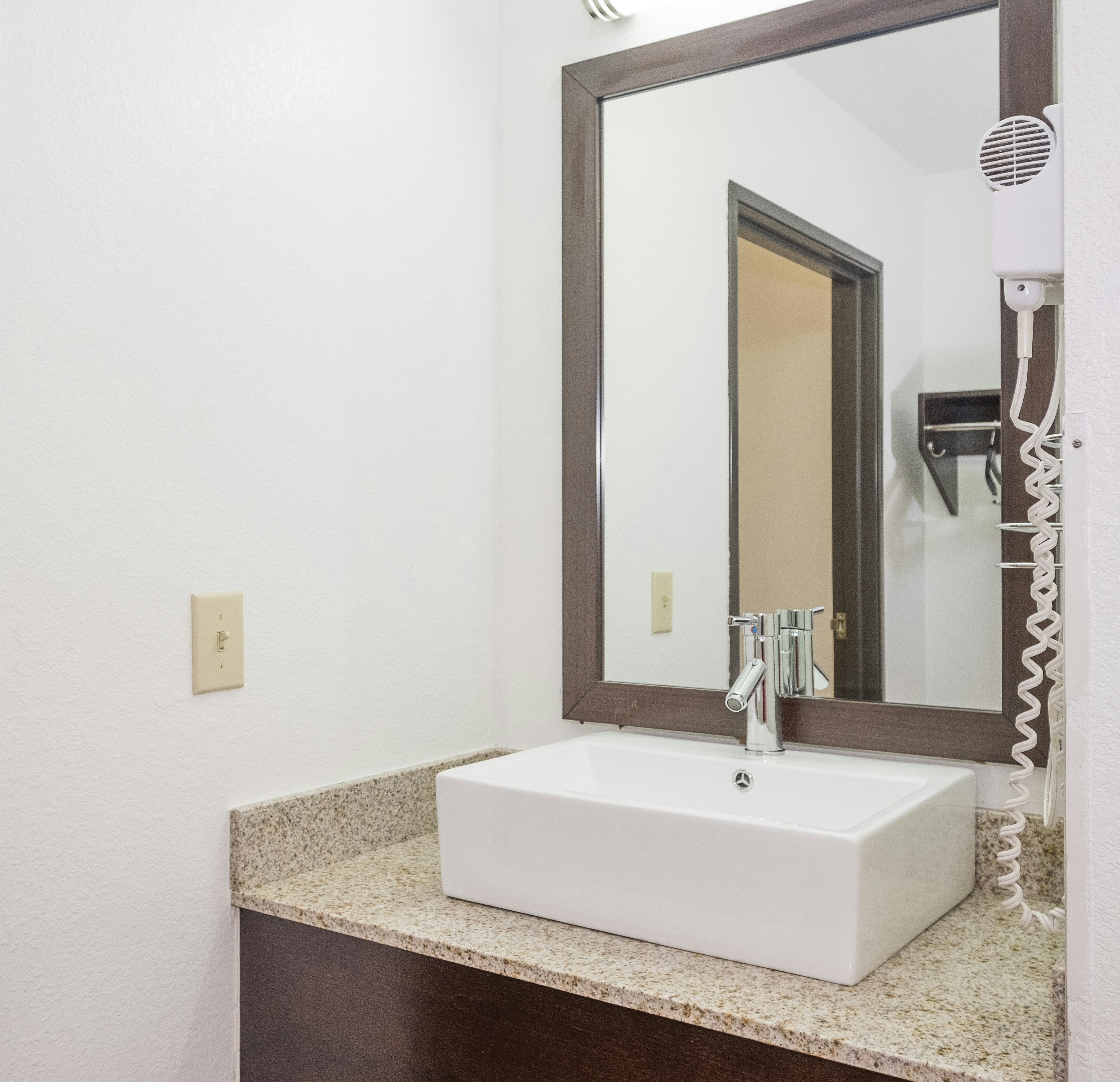 Red Roof Inn Columbus – Hebron