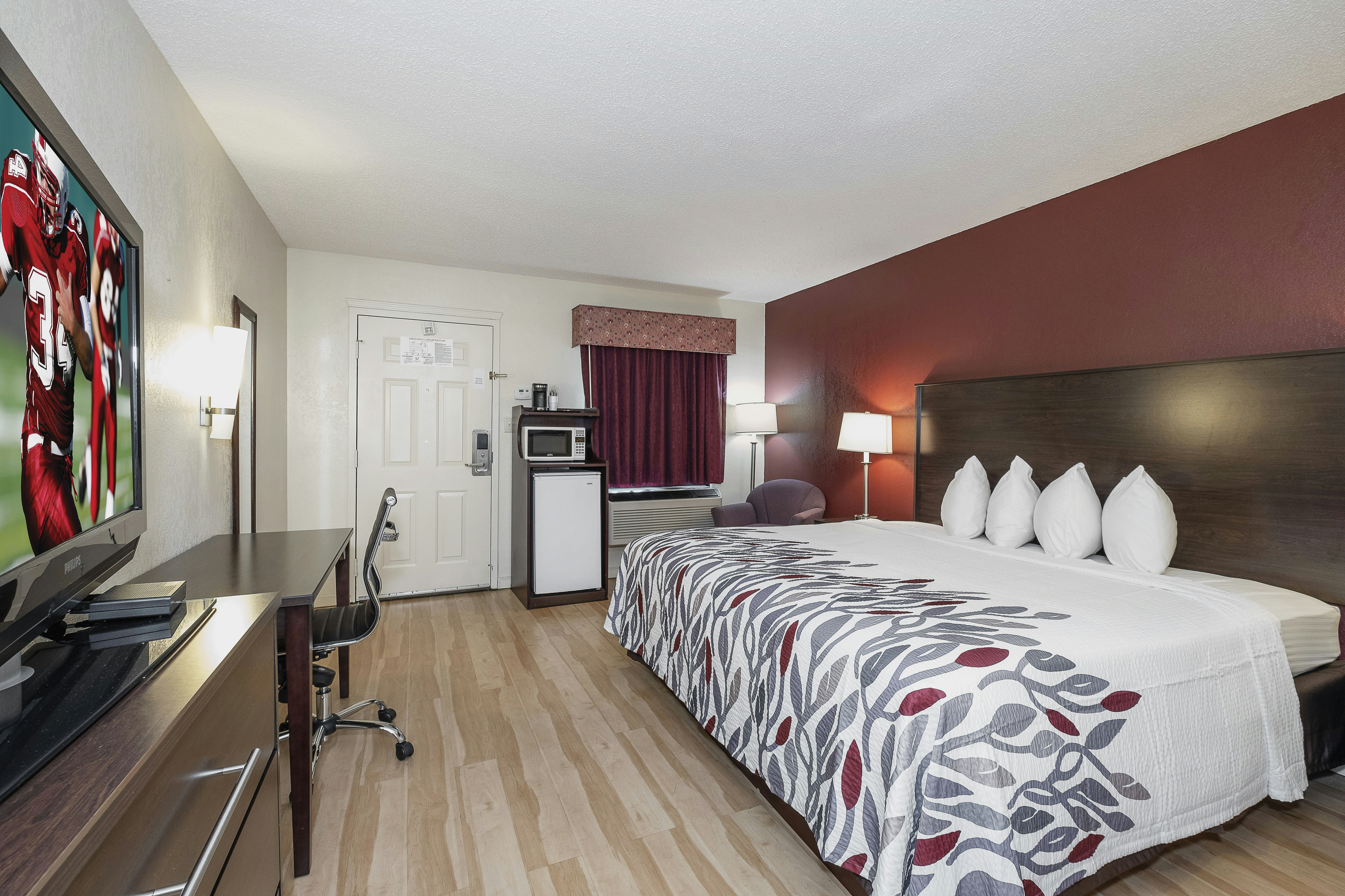 Red Roof Inn Suites Rome
