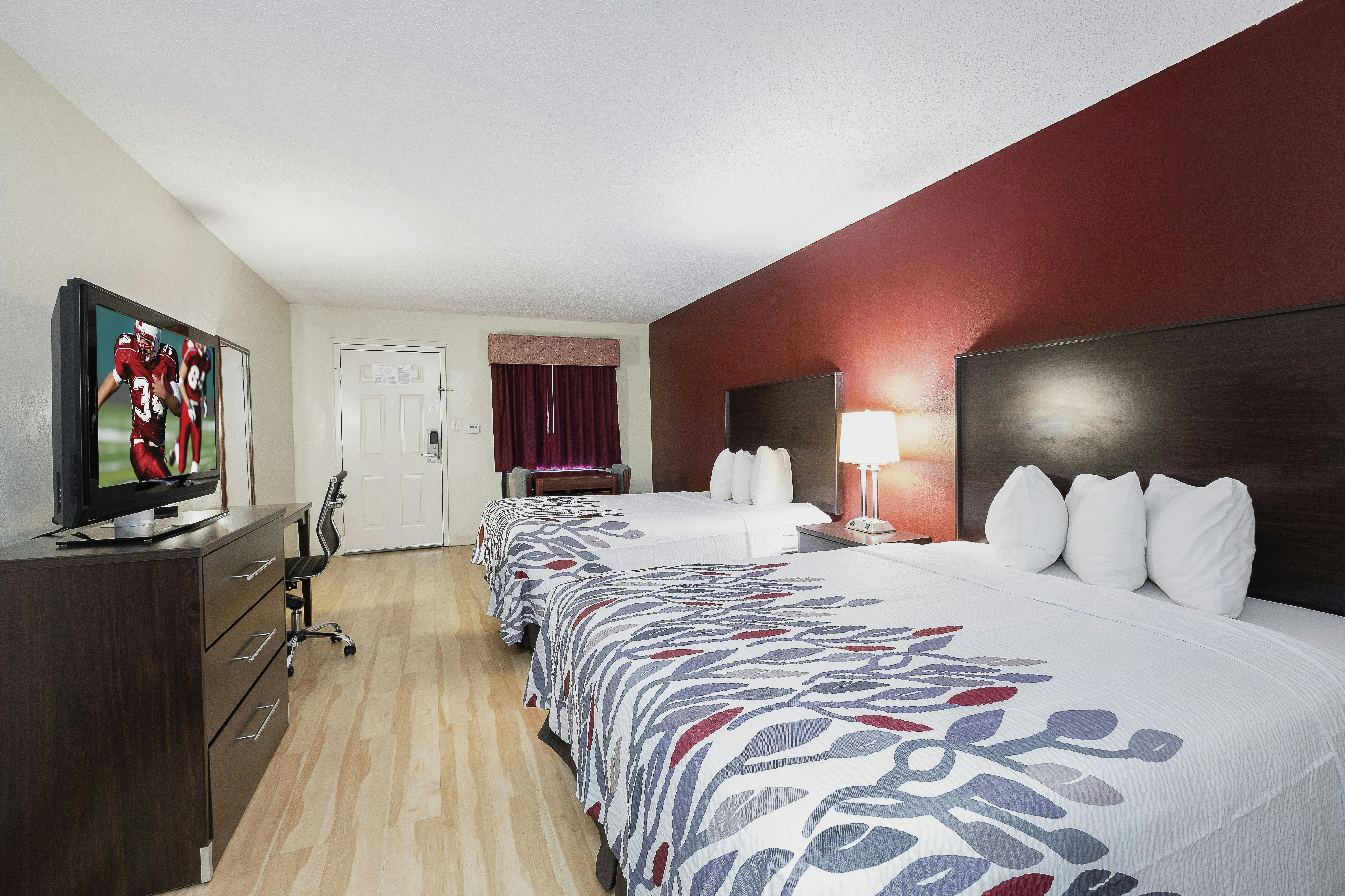 Deluxe 2 Queen Beds Non-Smoking