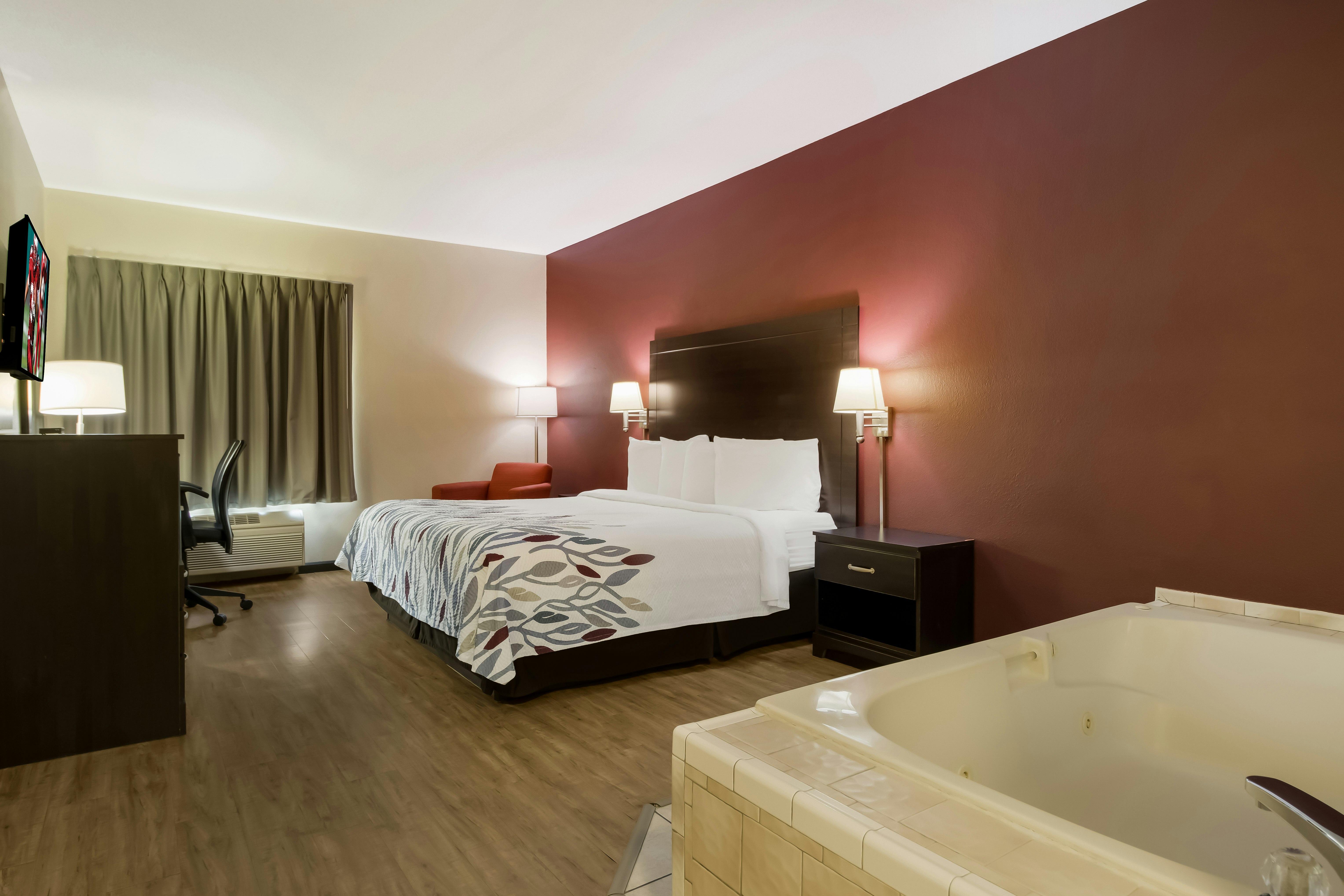 Suite King with Jetted Tub Non-Smoking
