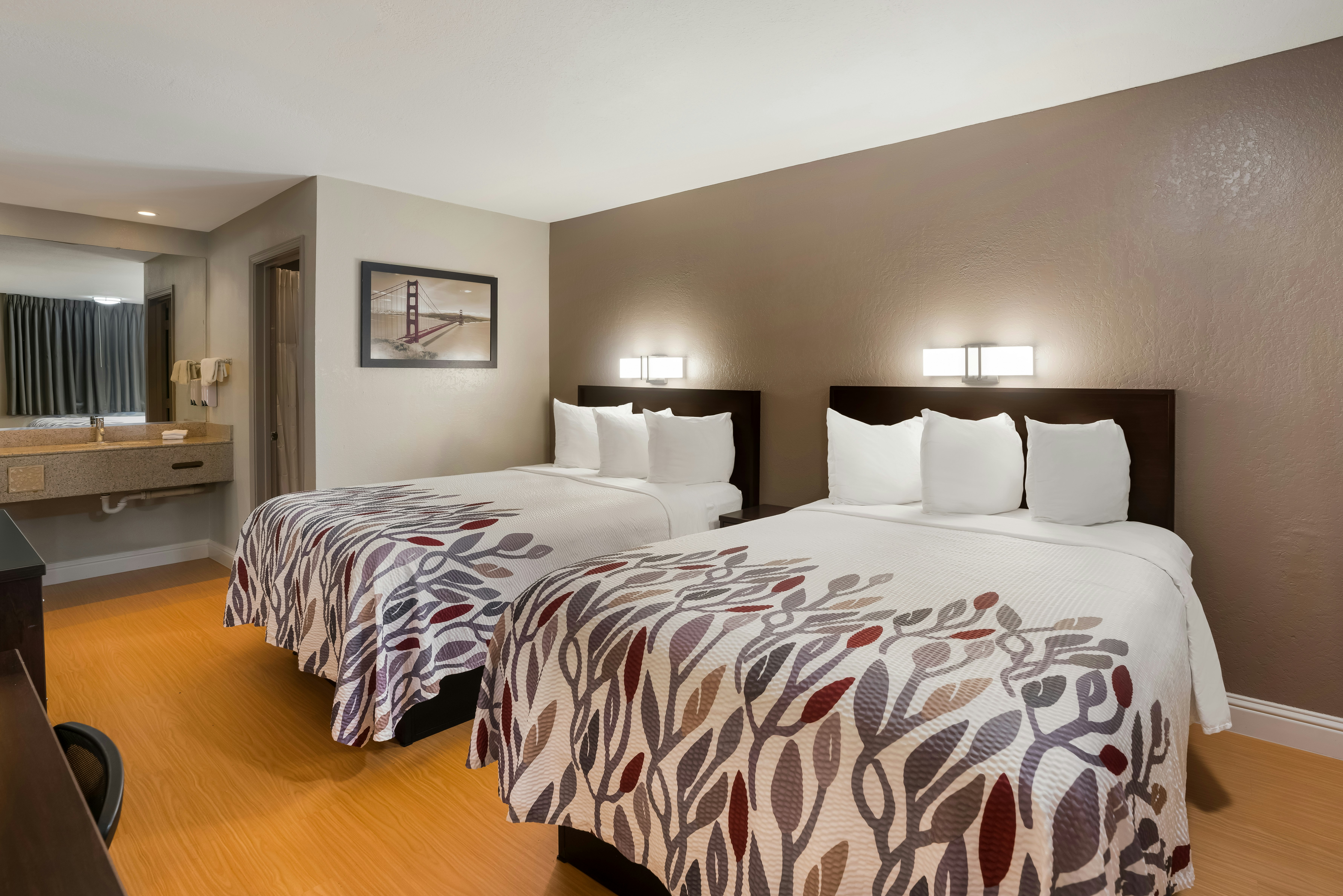 Deluxe 2 Full Beds Non-Smoking