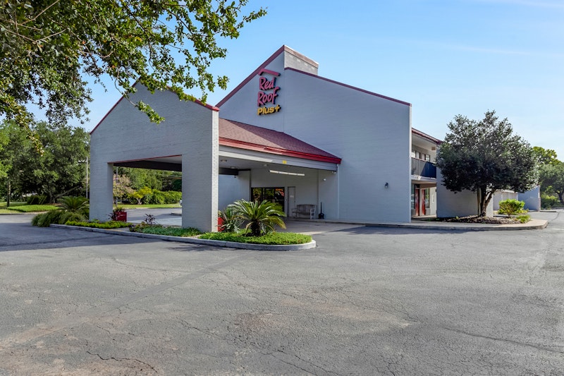Red Roof PLUS+ Mt Pleasant – Patriots Point
