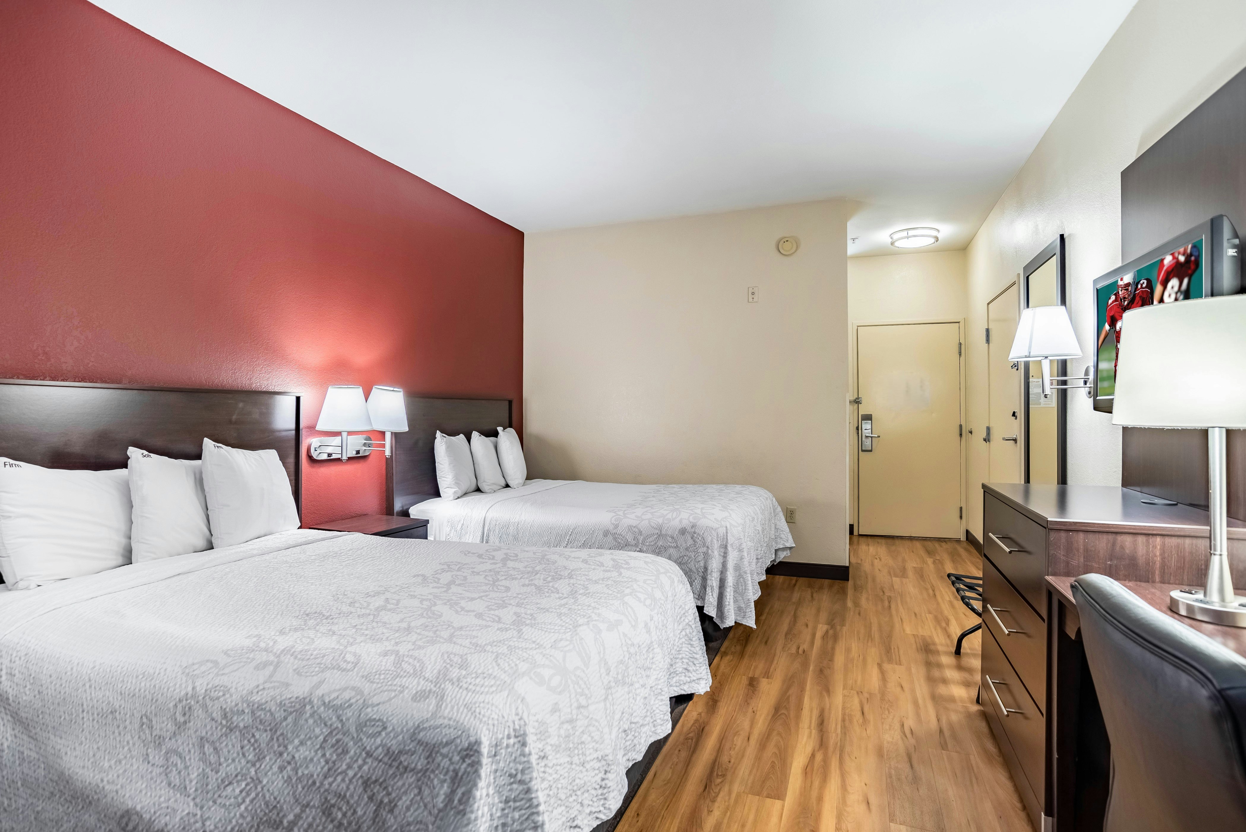 Deluxe 2 Queen Beds Smoke Free