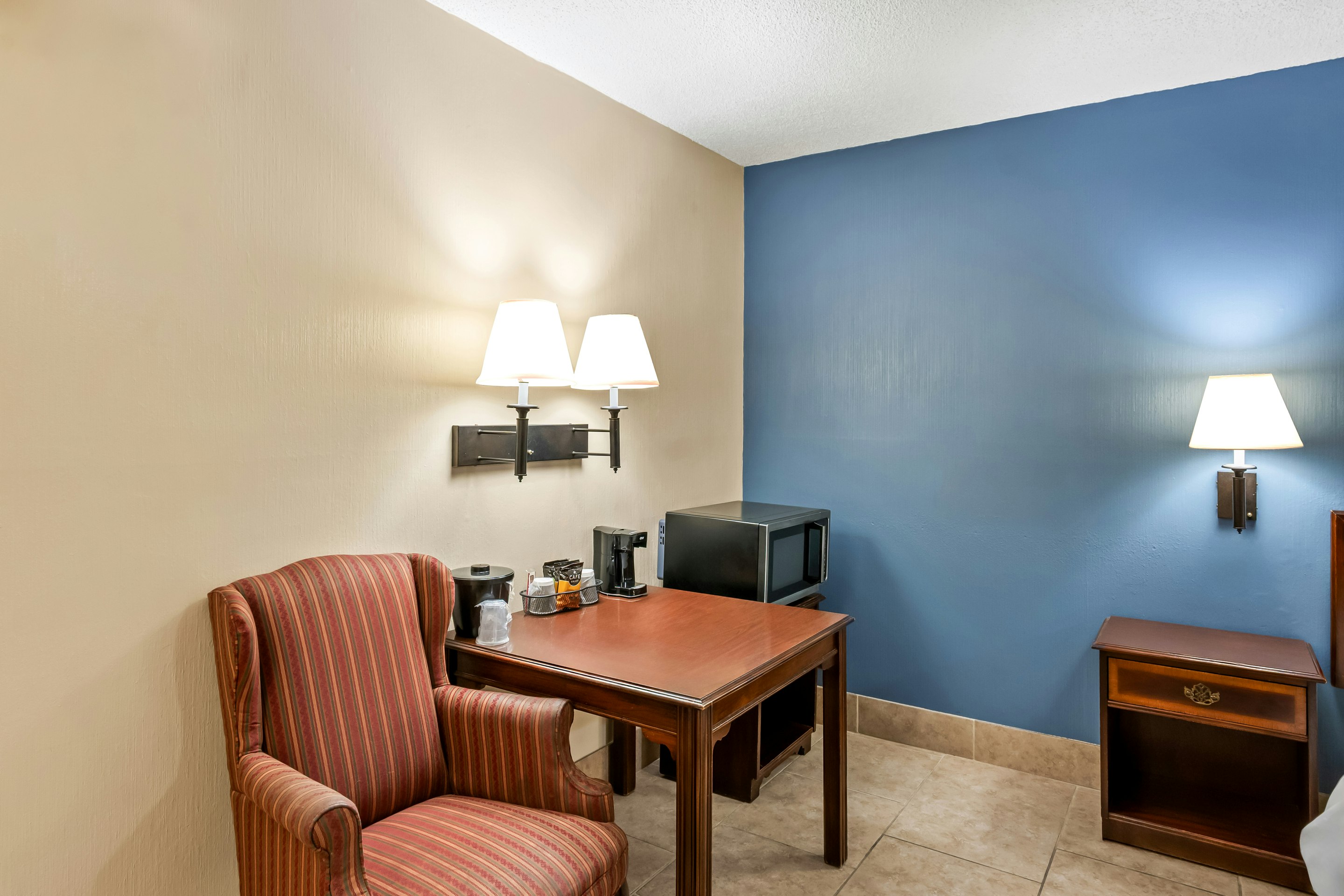 HomeTowne Studios Yuba City Bonanza – Marysville