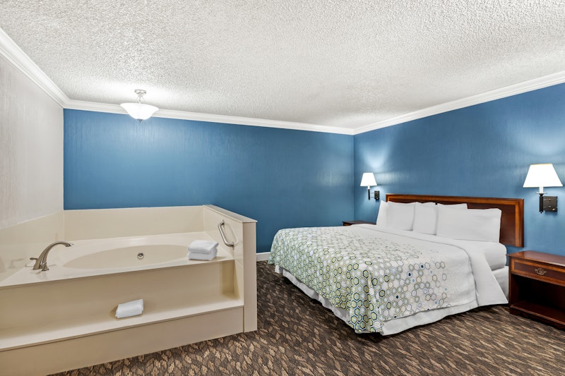 HomeTowne Studios Yuba City Bonanza – Marysville