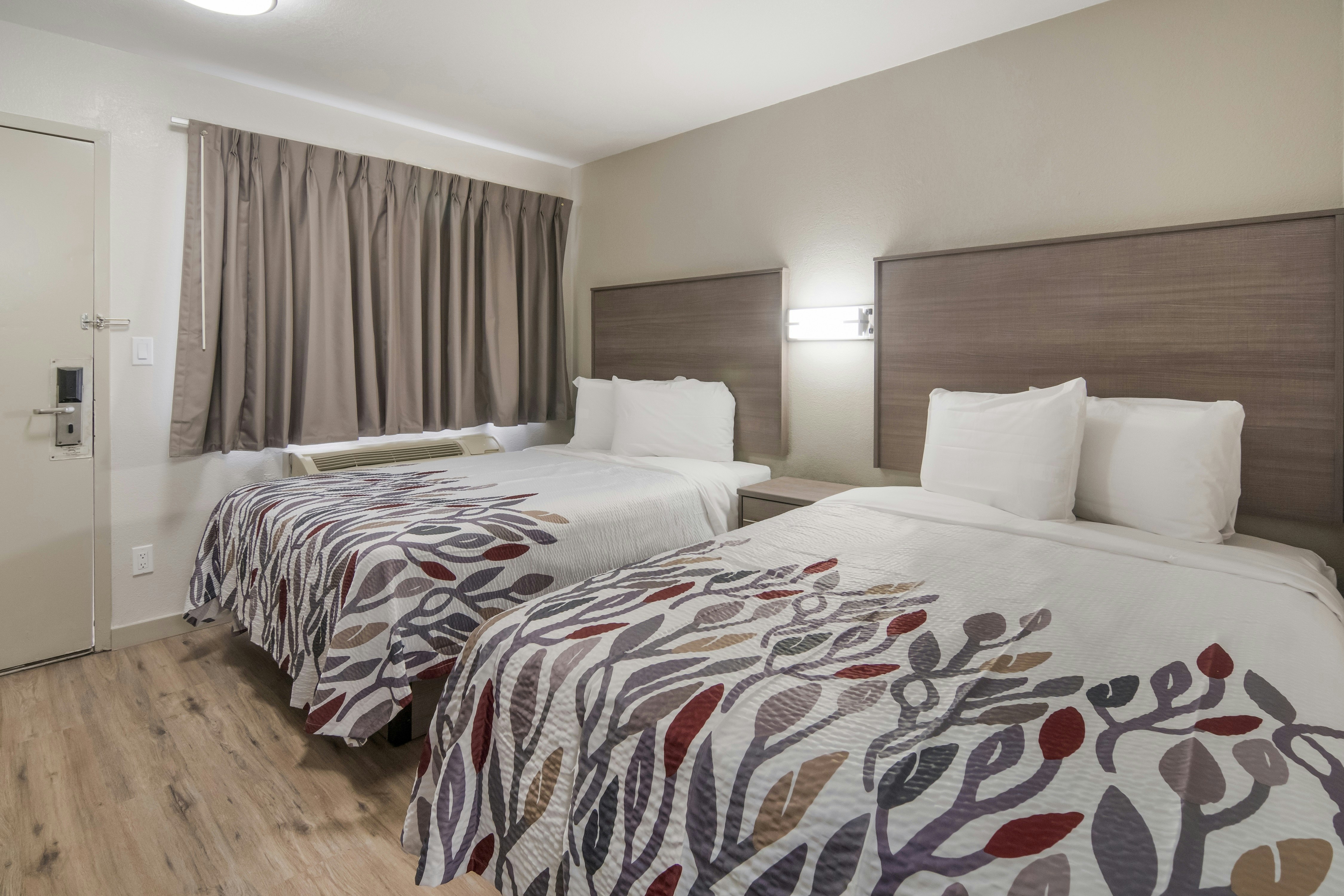 2 Full Beds Non-Smoking