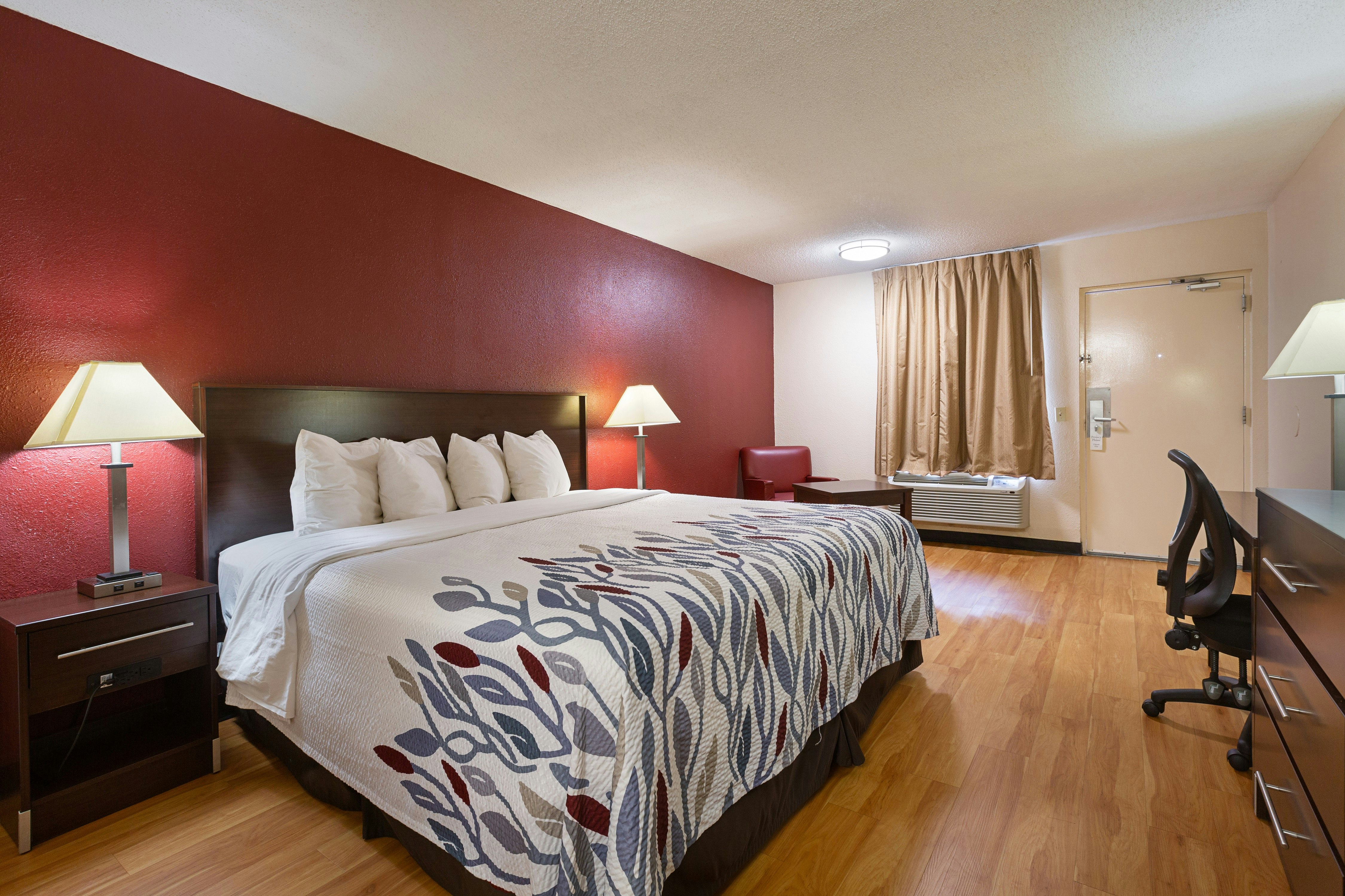 Deluxe King Bed Non-Smoking