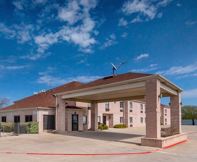 Red Roof Inn Fort Worth – Saginaw