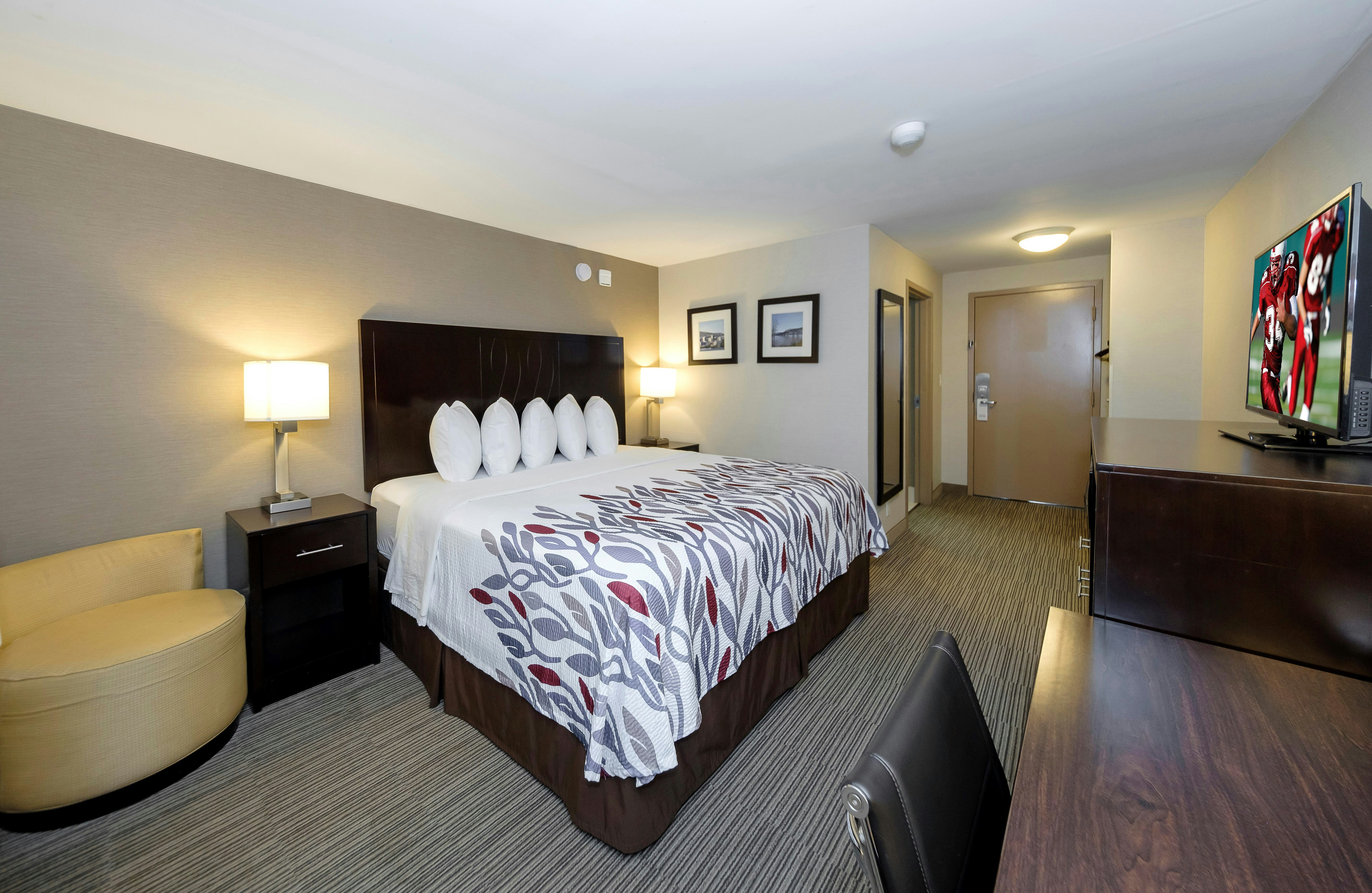 Red Roof Inn Suites Newburgh – Stewart Airport/ West Point