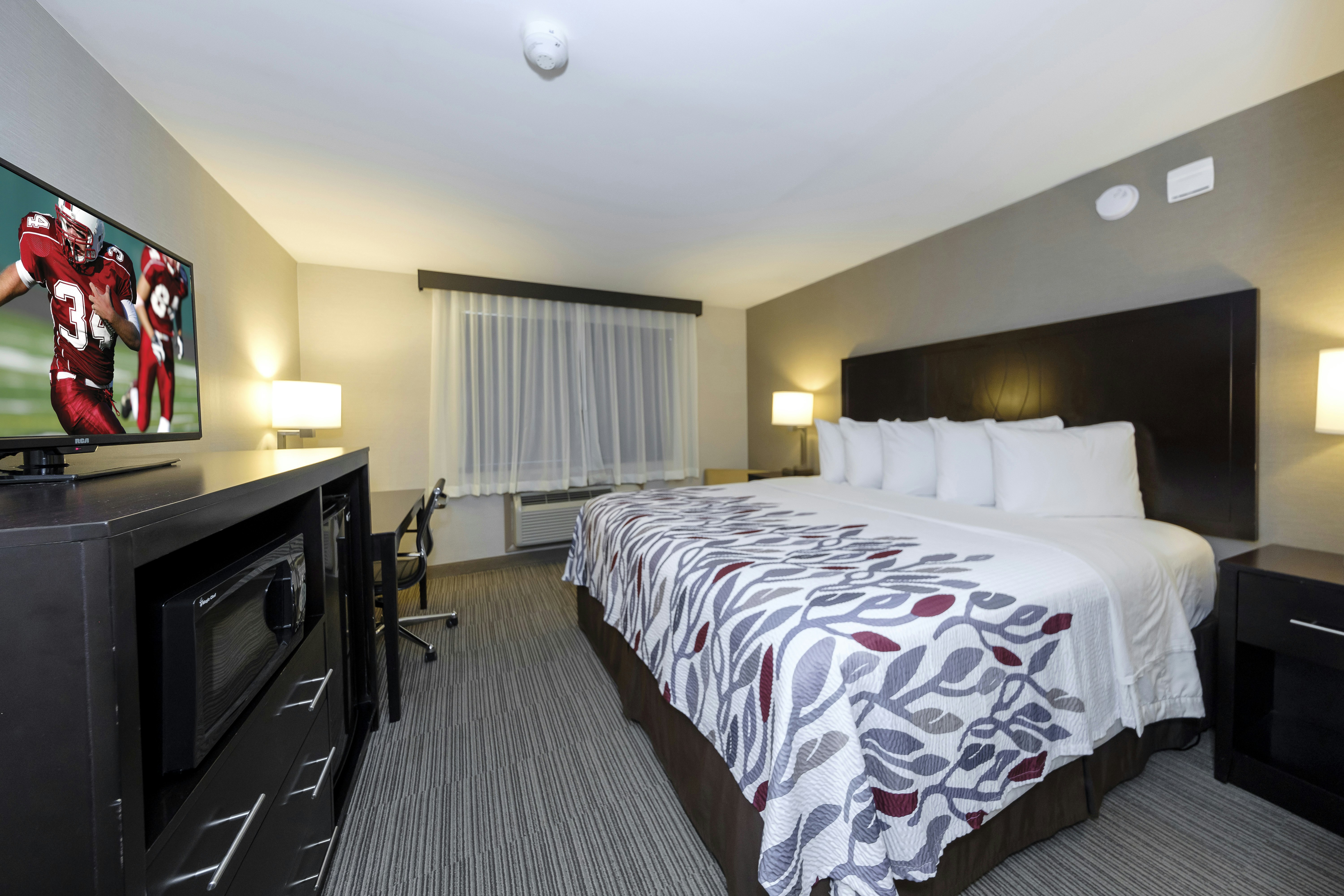 Red Roof Inn Suites Newburgh – Stewart Airport/ West Point