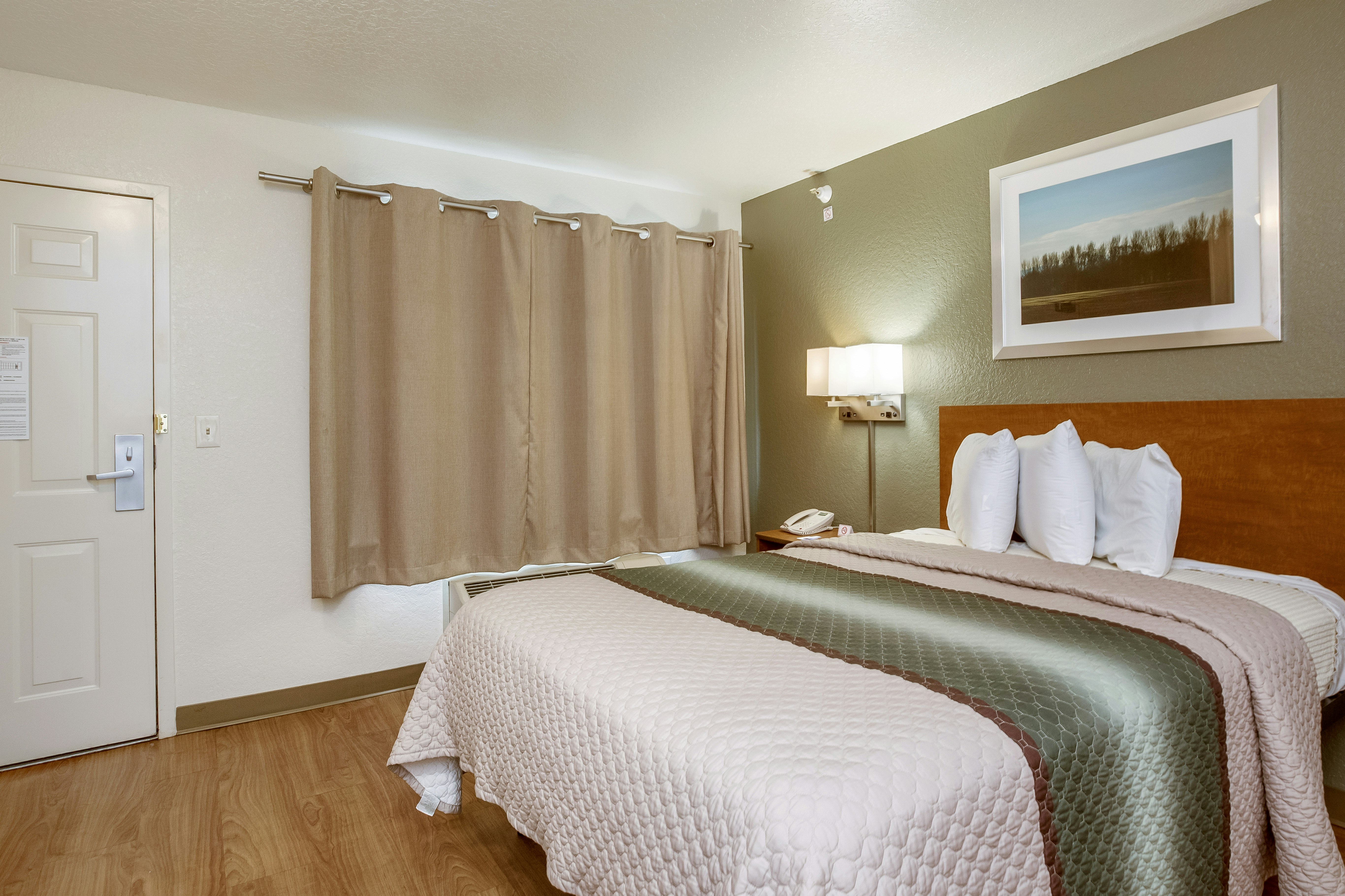 HomeTowne Studios Philadelphia – Mt Laurel/ Maple Shade, NJ