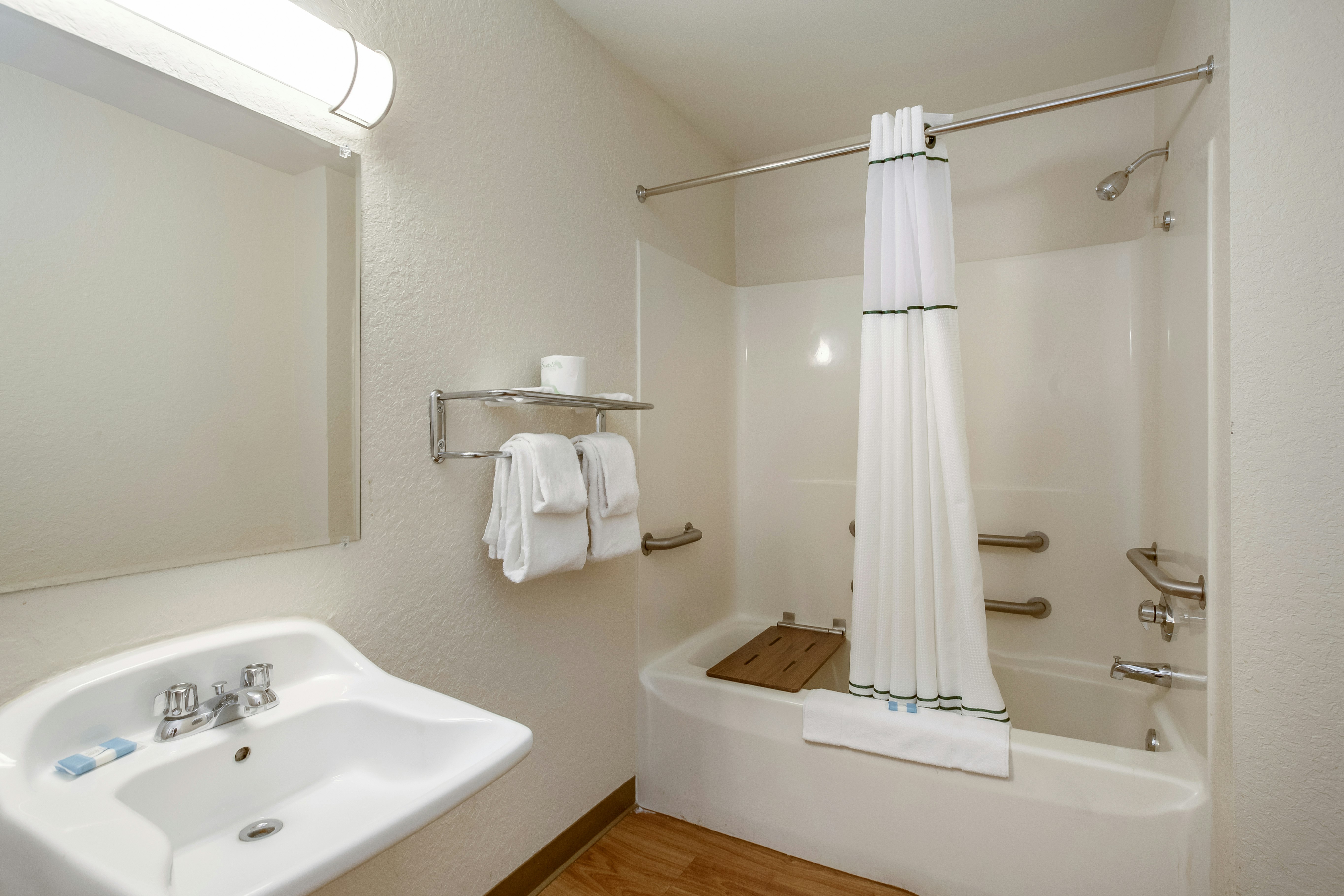 HomeTowne Studios Philadelphia – Mt Laurel/ Maple Shade, NJ