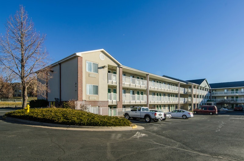 HomeTowne Studios Denver – Thornton
