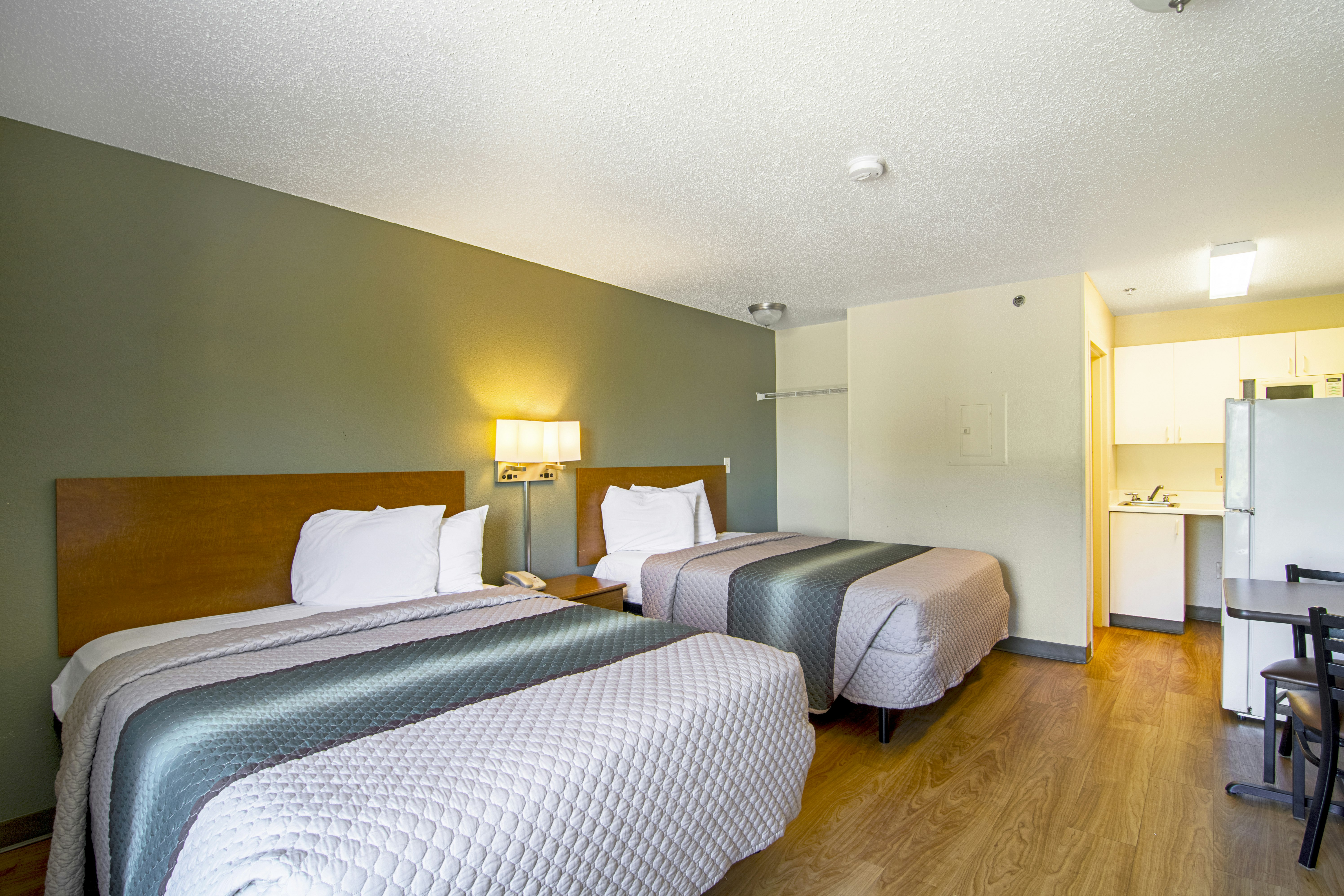 Studio 2 Full Beds Non-Smoking