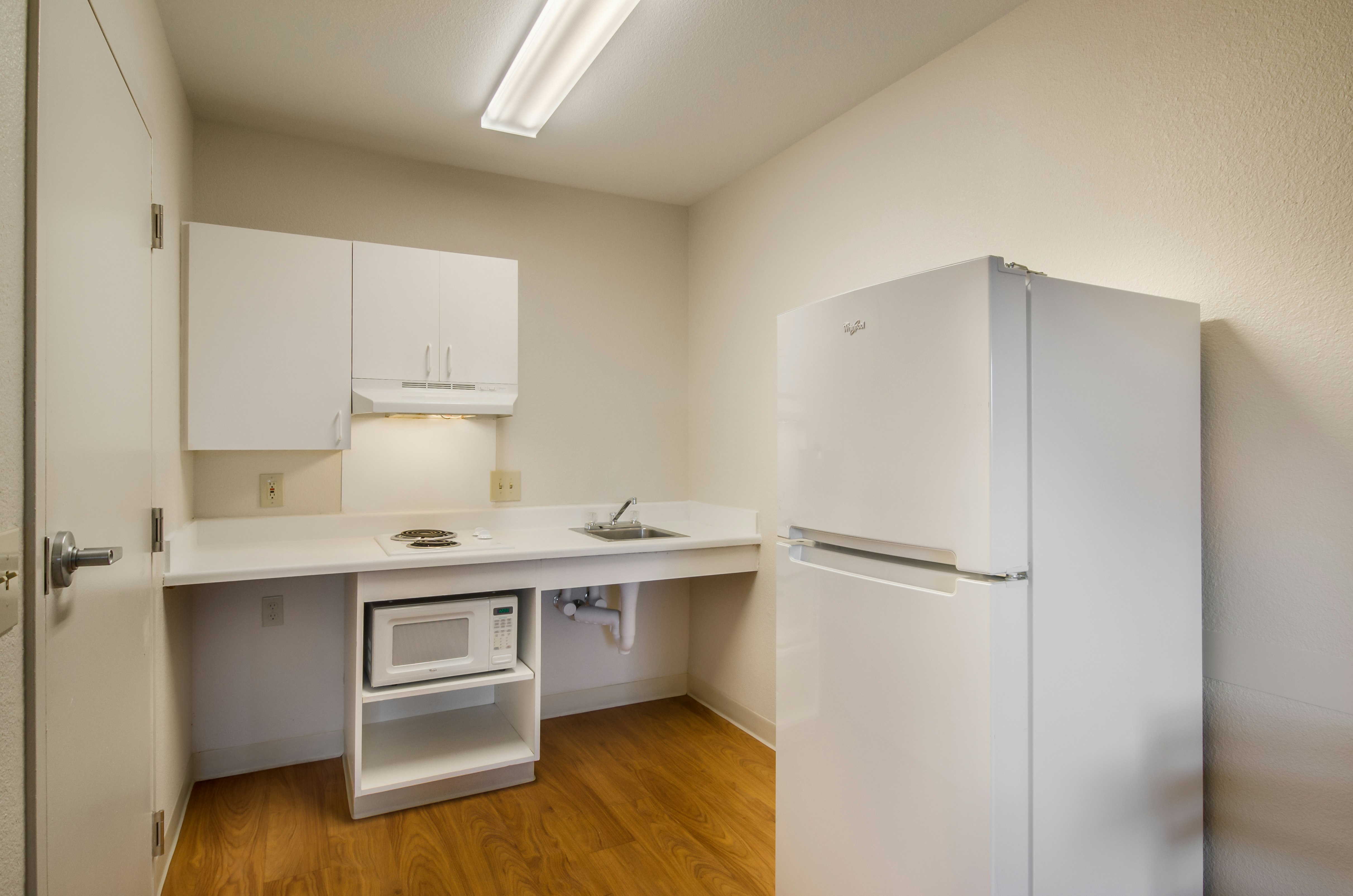 HomeTowne Studios Denver – Glendale/ Cherry Creek