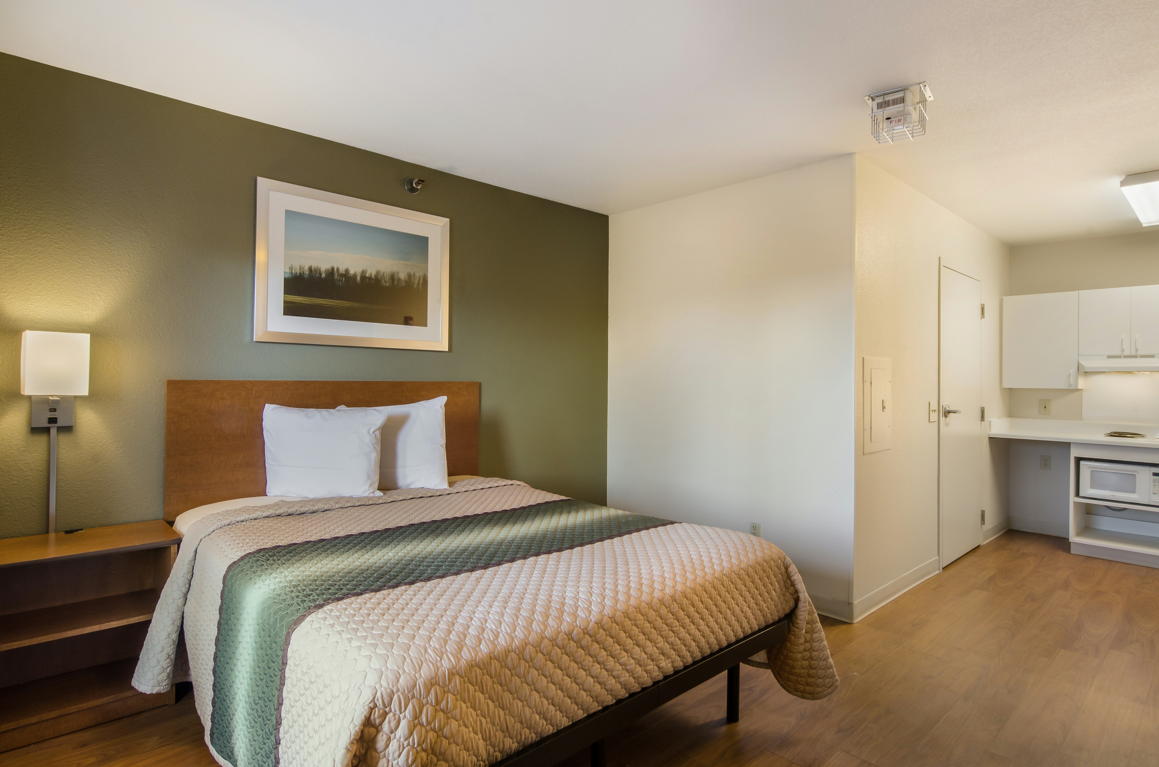 Studio 1 Full Bed Non-Smoking