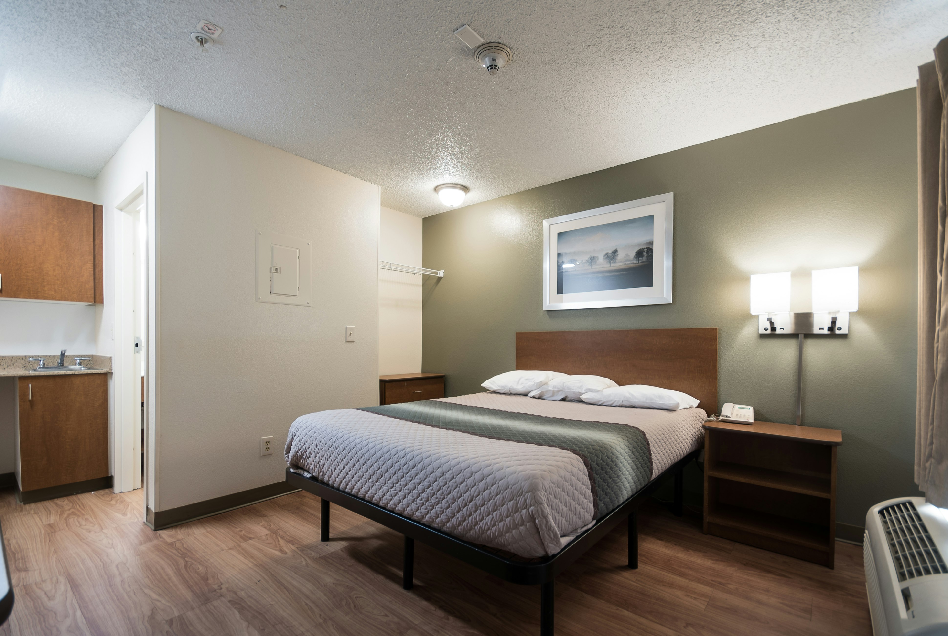 HomeTowne Studios Seattle – Kent/ Des Moines