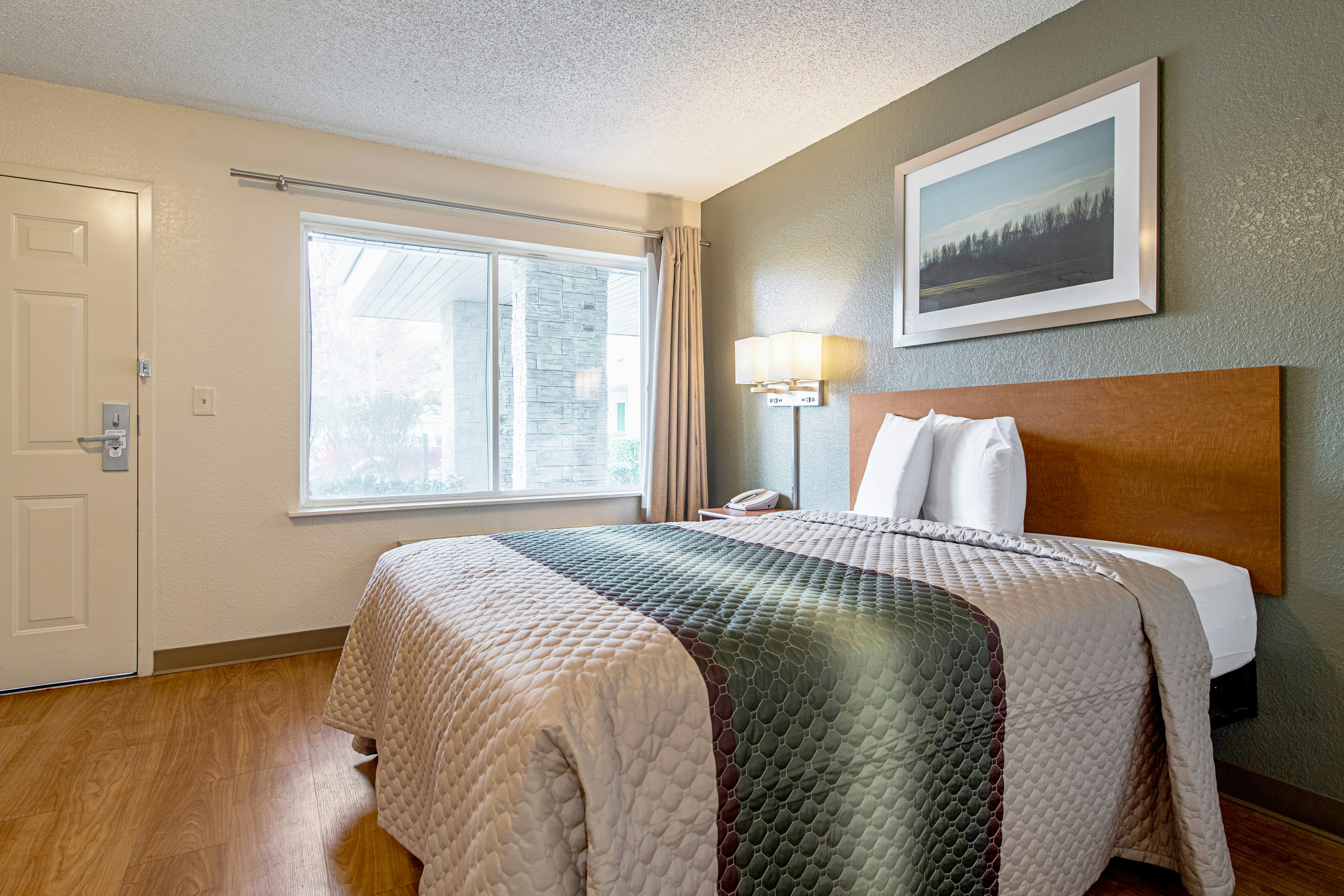 HomeTowne Studios Tacoma – Puyallup