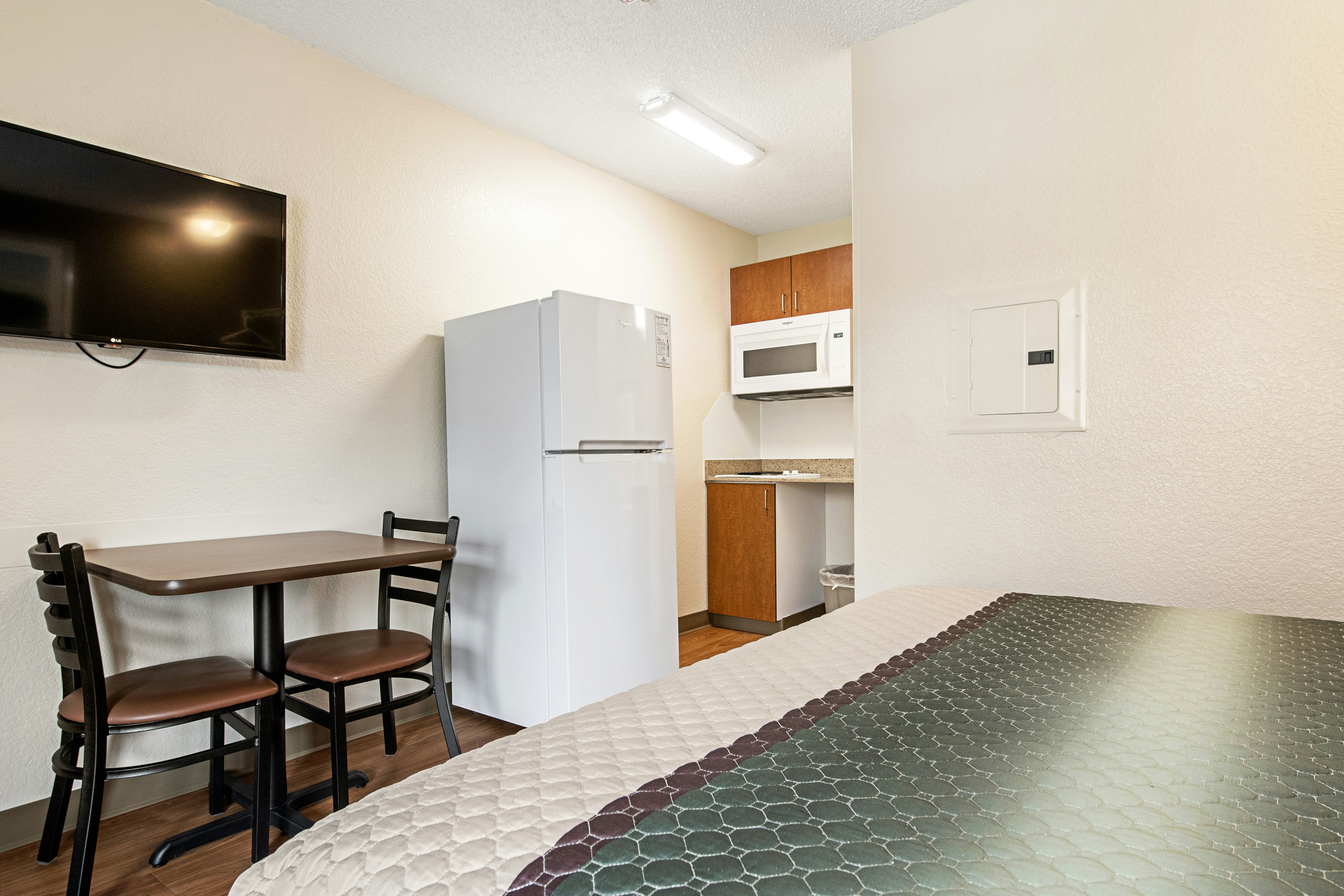 HomeTowne Studios Tacoma – Puyallup