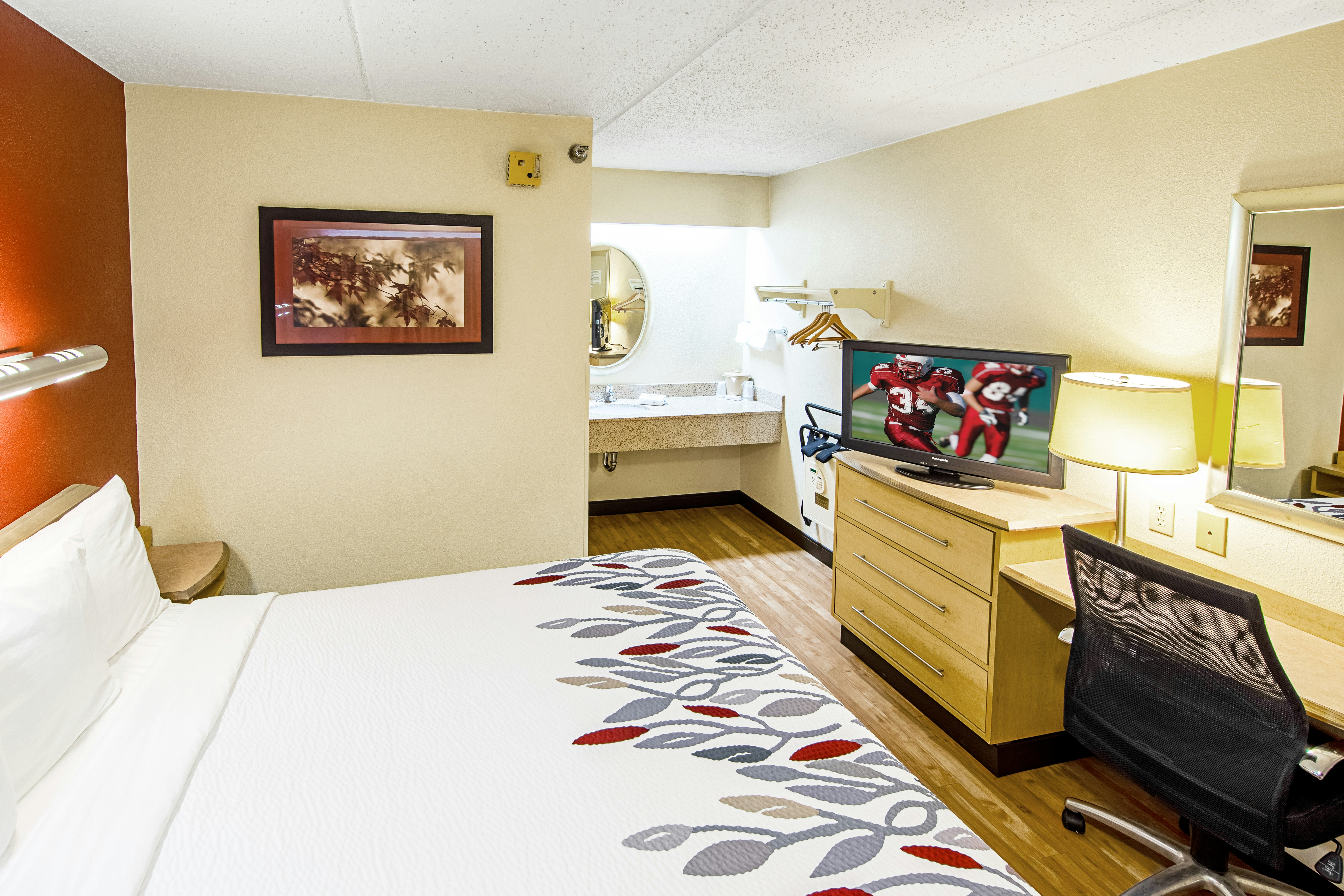 Red Roof Inn Pensacola – I-10 at Davis Highway