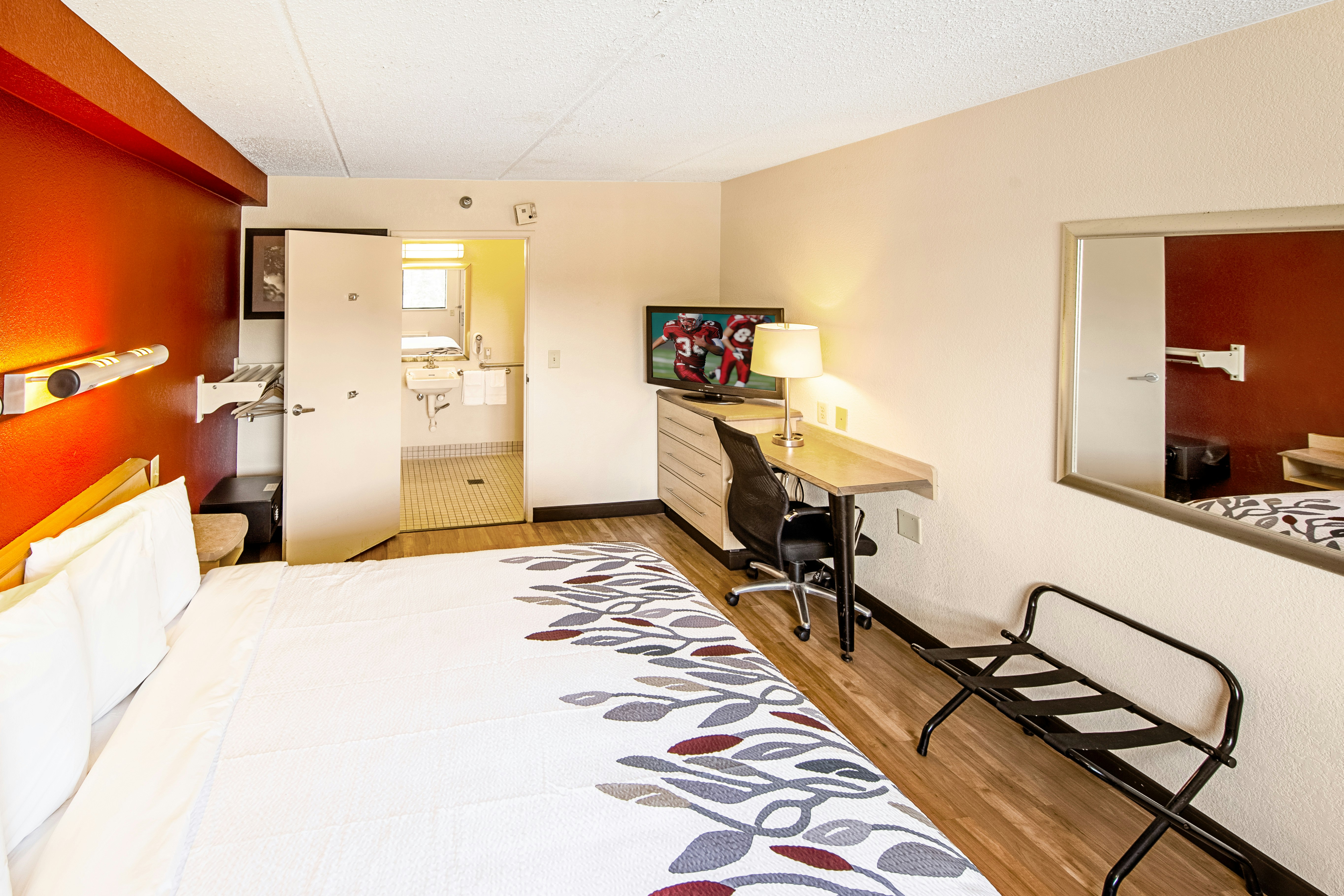 Red Roof Inn Pensacola – I-10 at Davis Highway