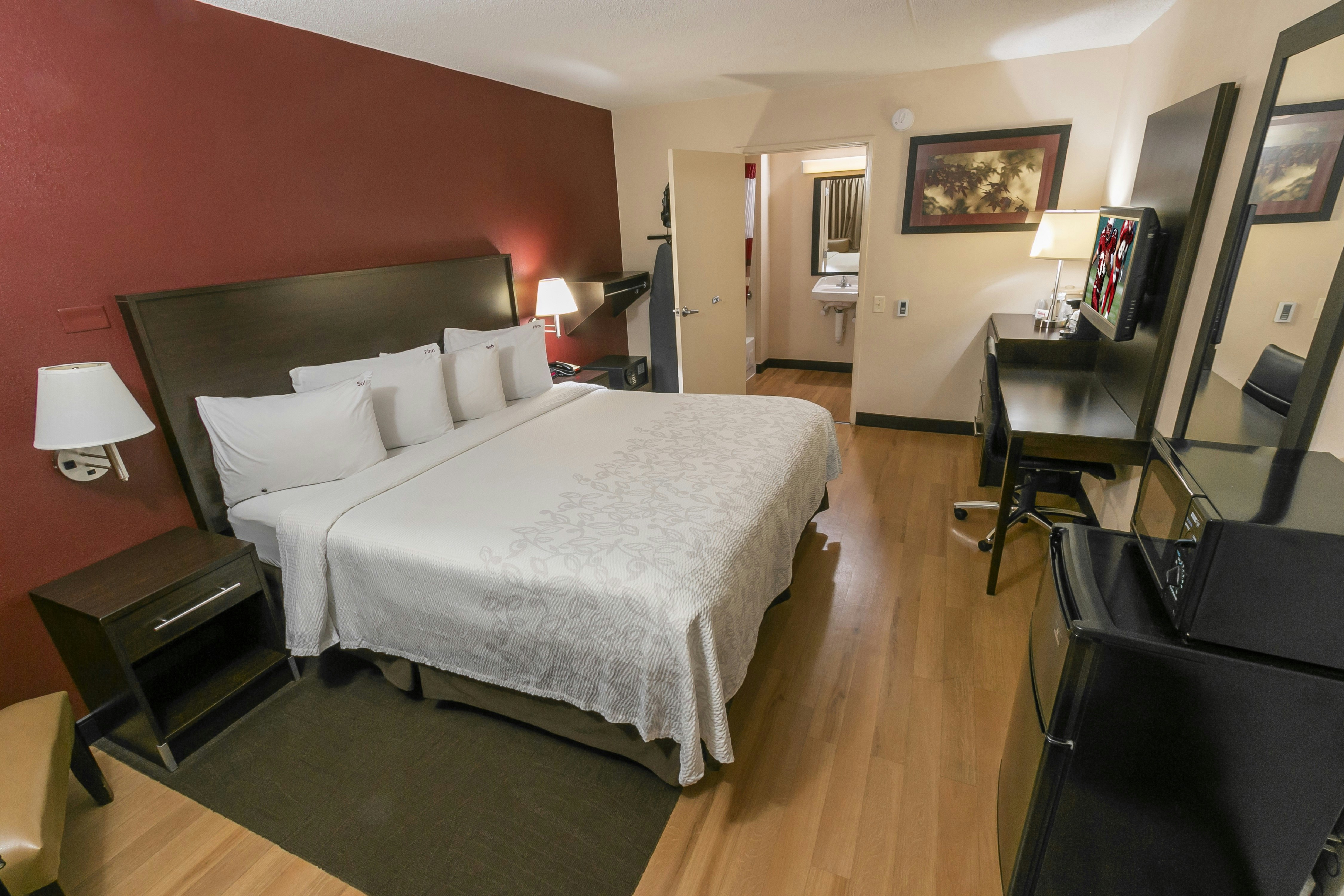 Red Roof PLUS+ Chicago – Willowbrook