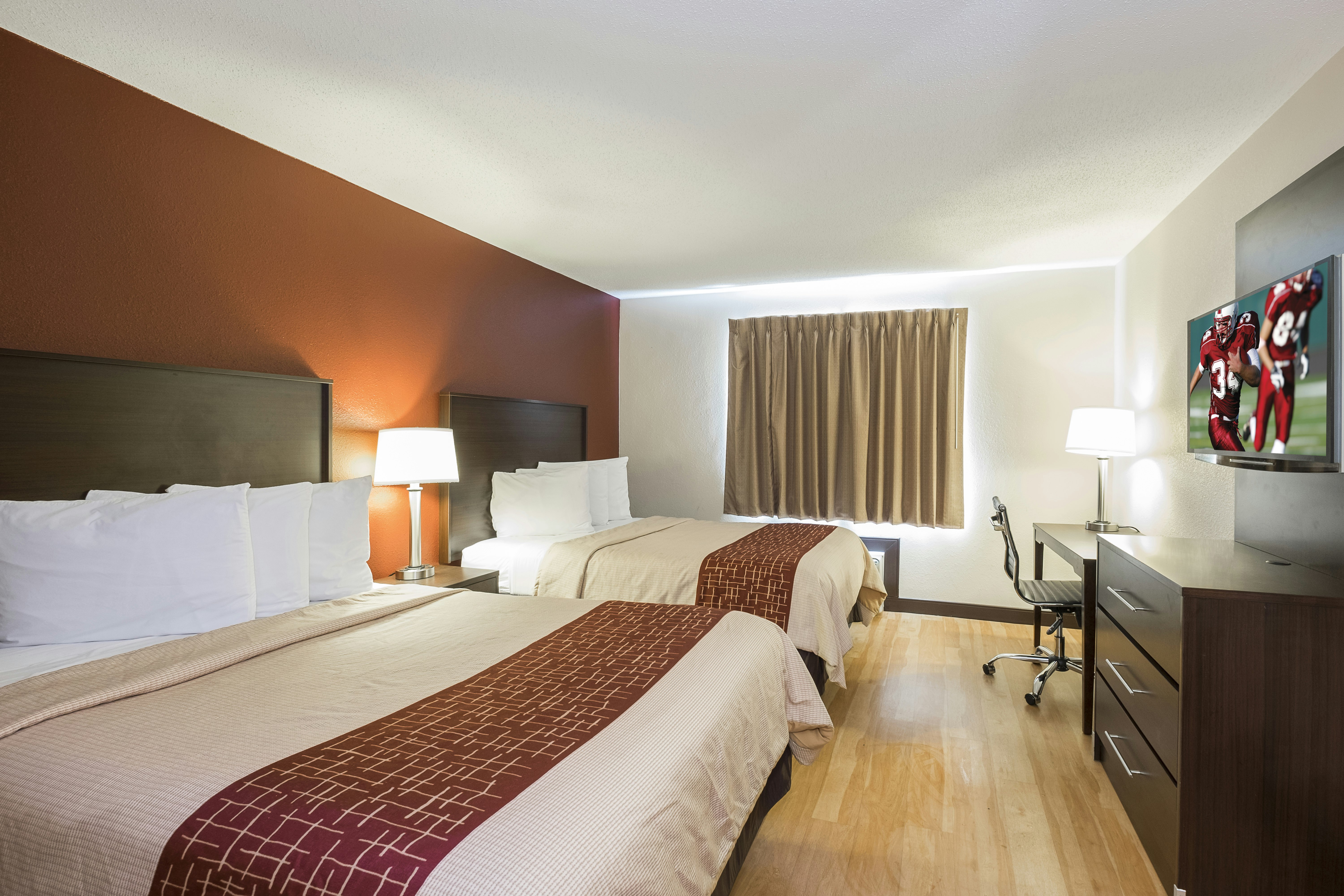 Deluxe 2 Full Beds Non-Smoking