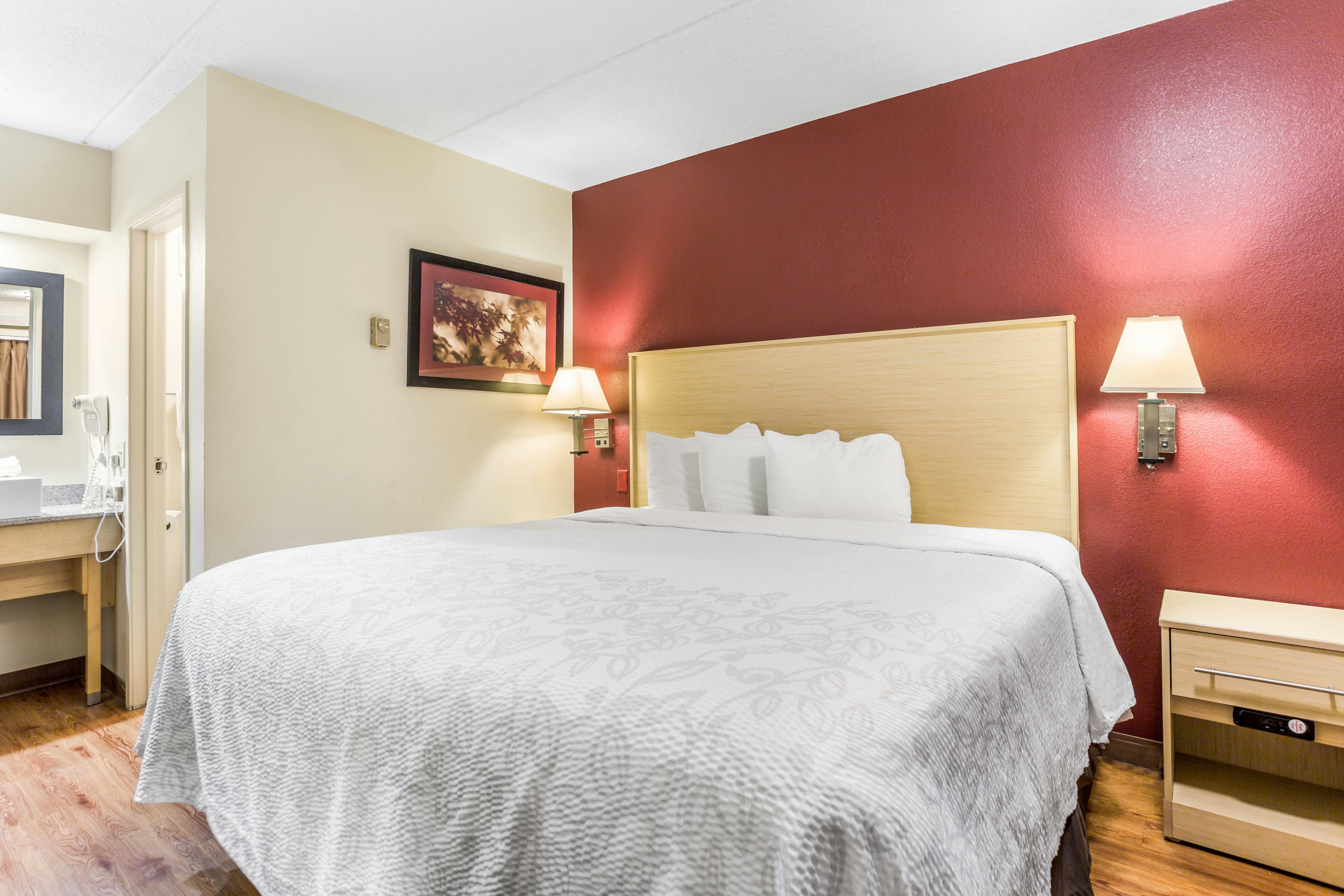 Red Roof PLUS+ Nashville North – Goodlettsville
