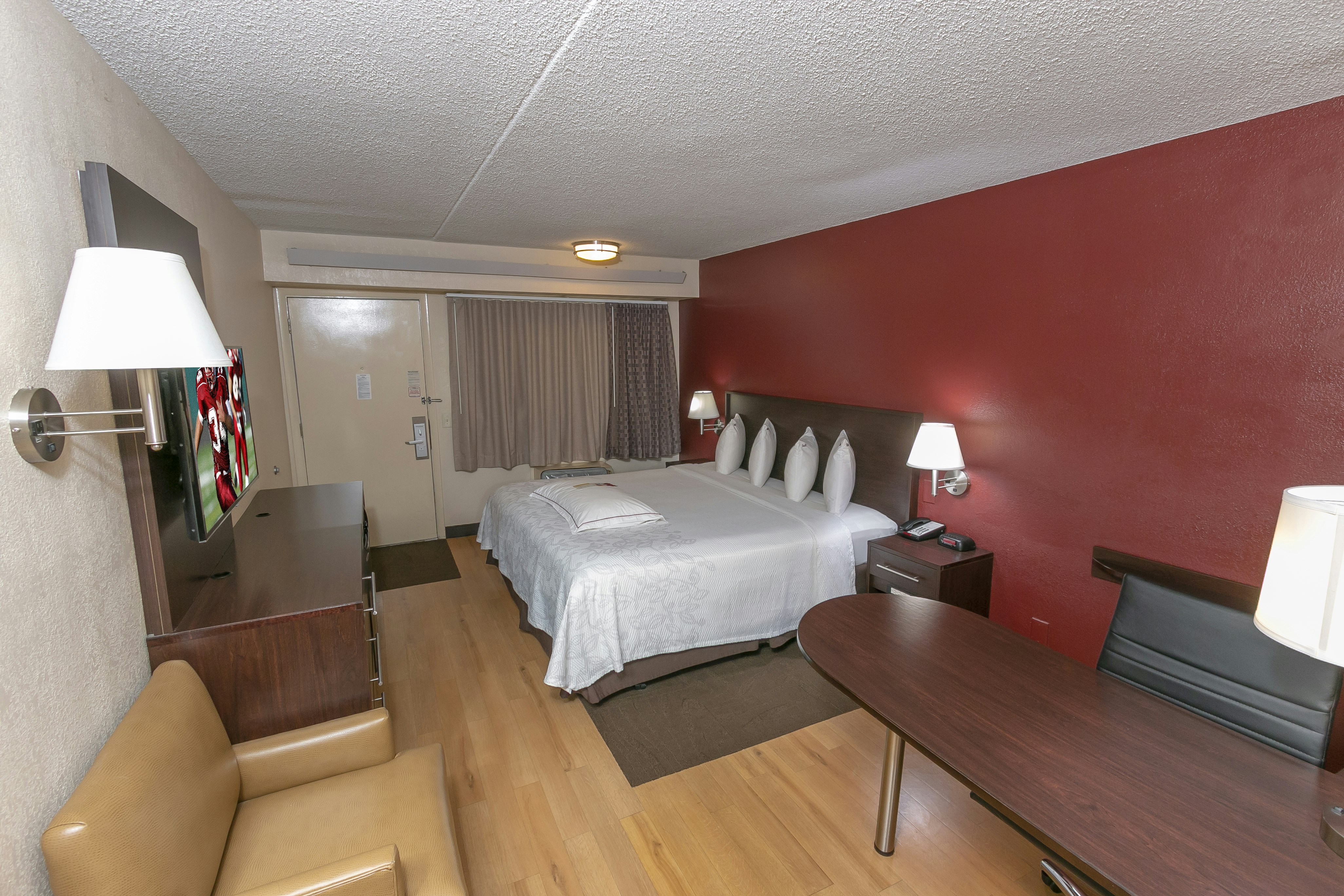 ADA Premium King Smoke Free (Get More: Upgraded Bedding and Snack Box)