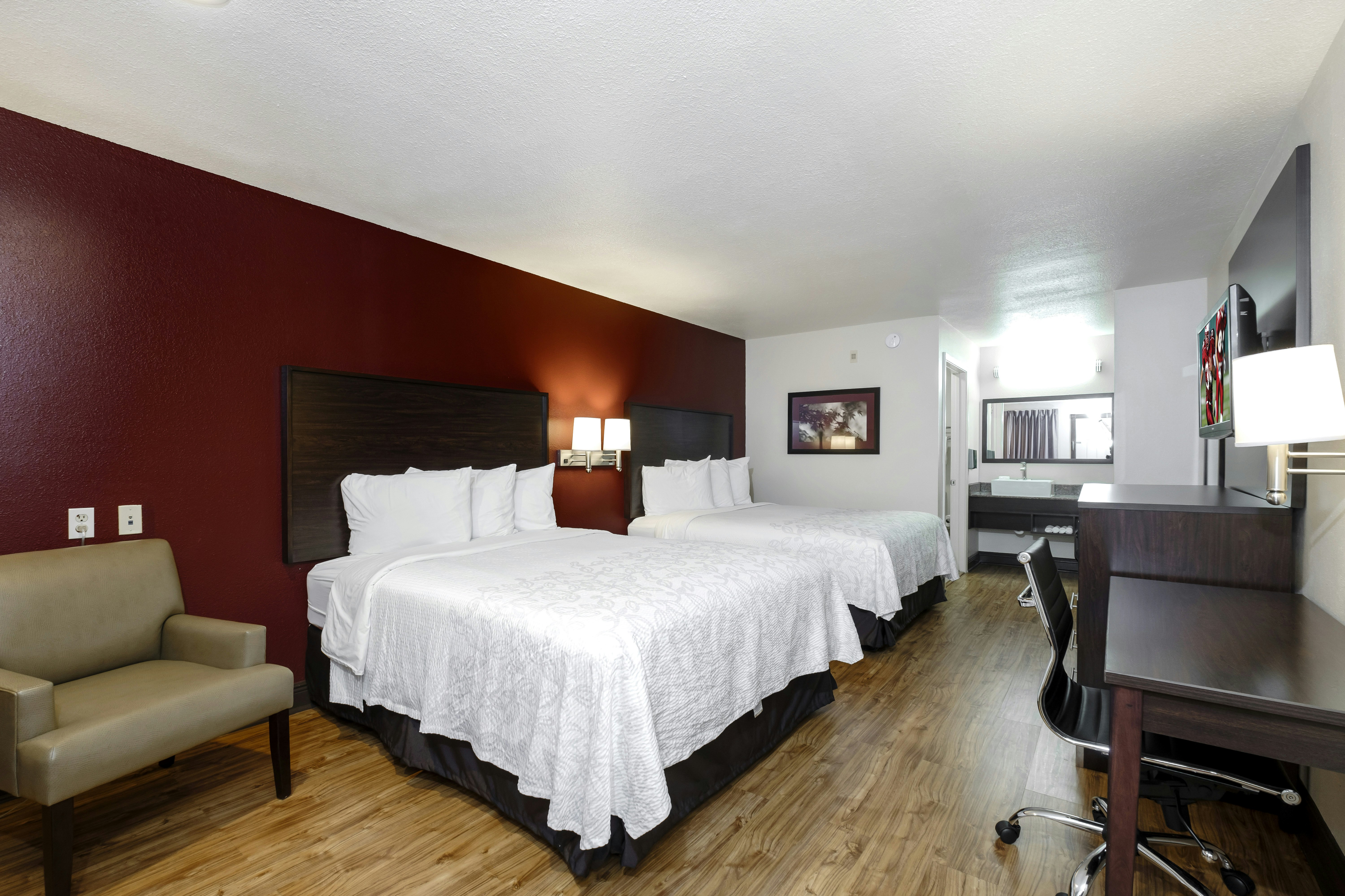 Deluxe 2 Queen Beds Smoke Free