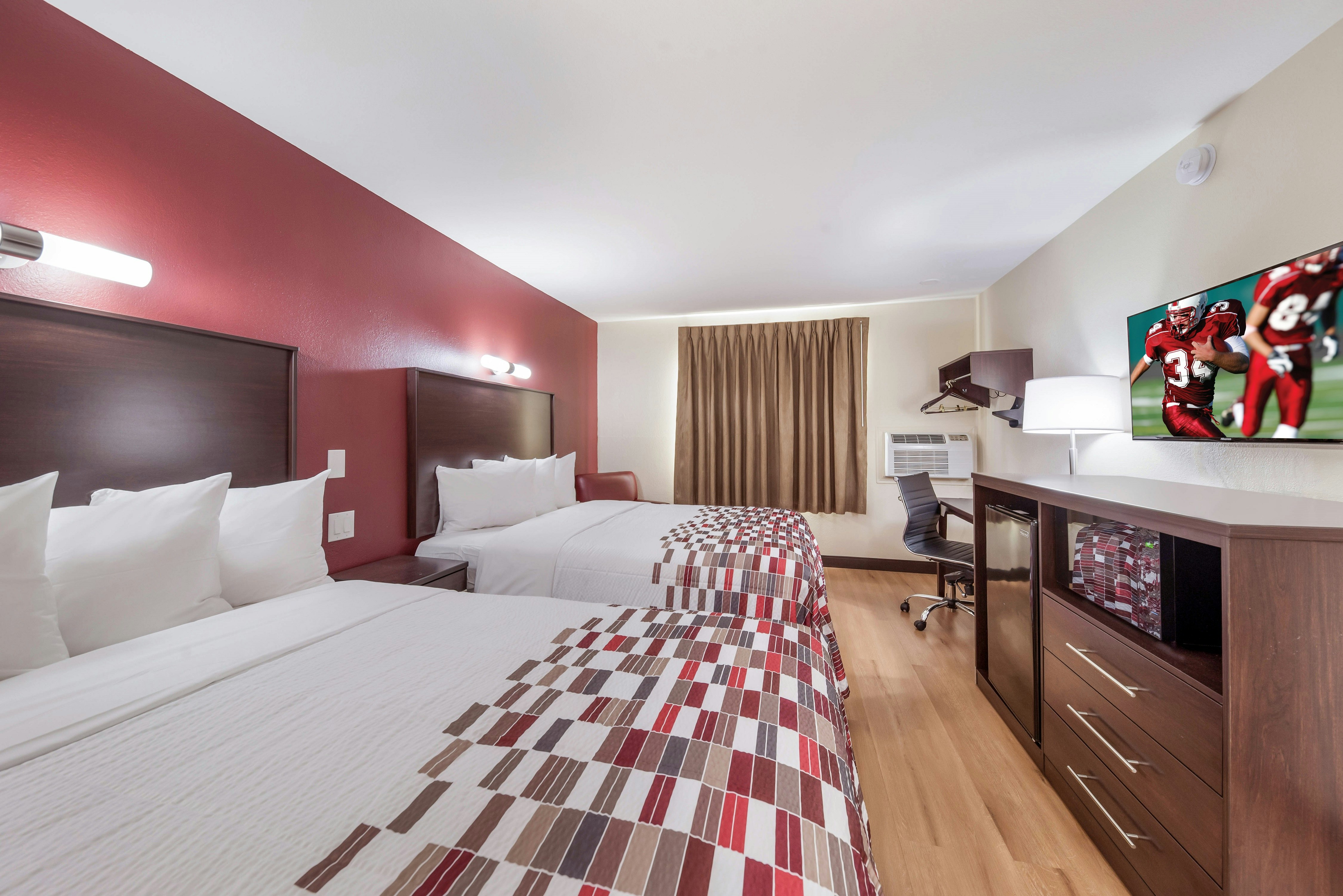 Deluxe 2 King Beds Non-Smoking