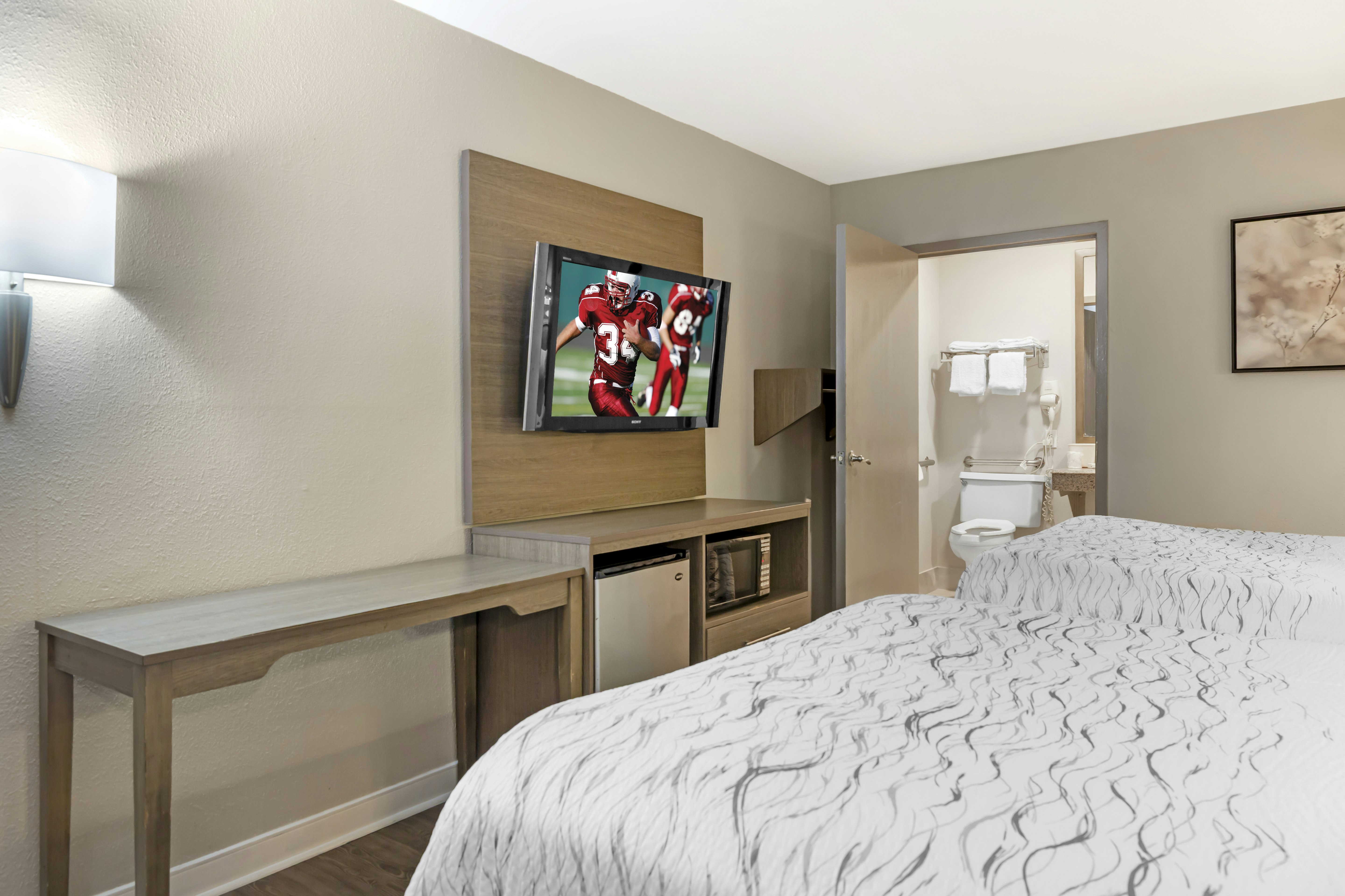 ADA Accessible Deluxe 2 Full Beds Non-Smoking
