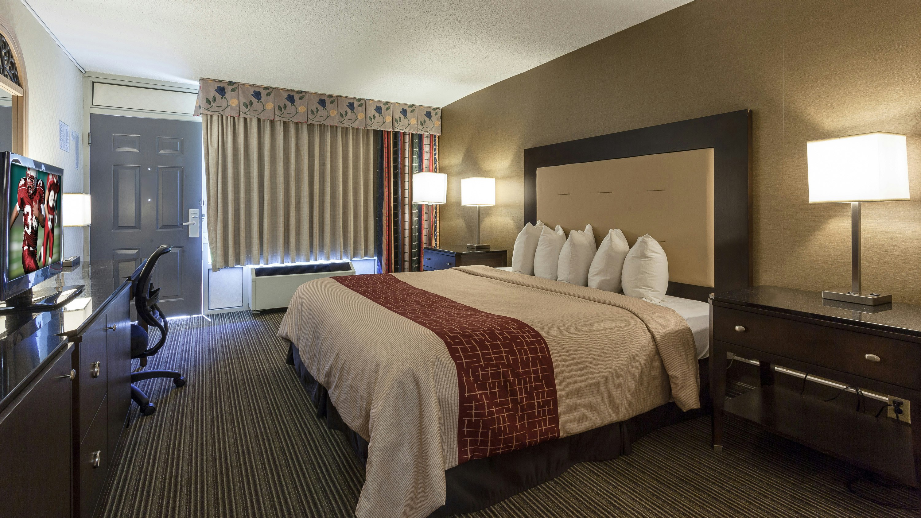 Red Roof Inn Suites DeKalb