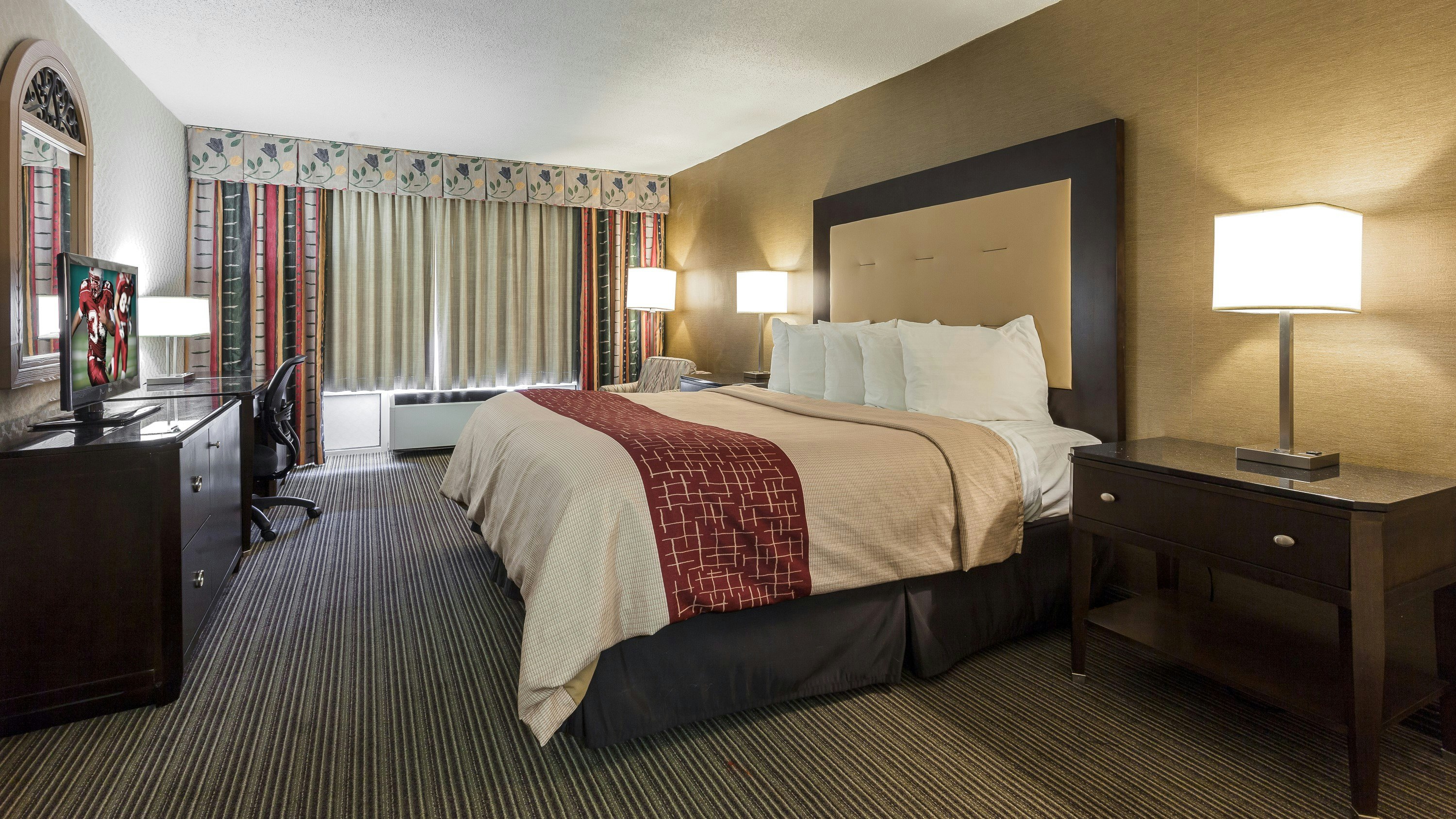 Red Roof Inn Suites DeKalb