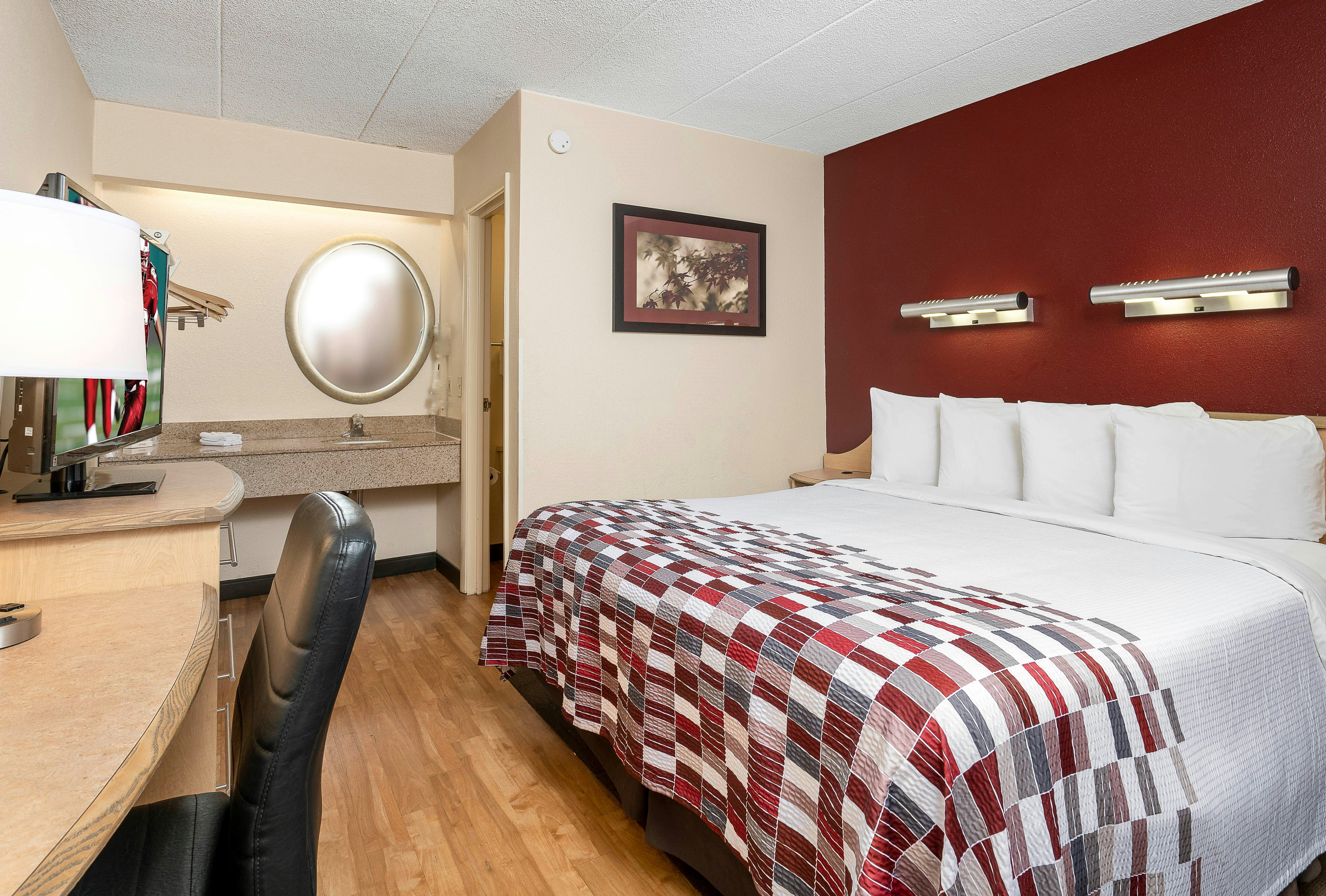 1 Queen Bed Non-Smoking