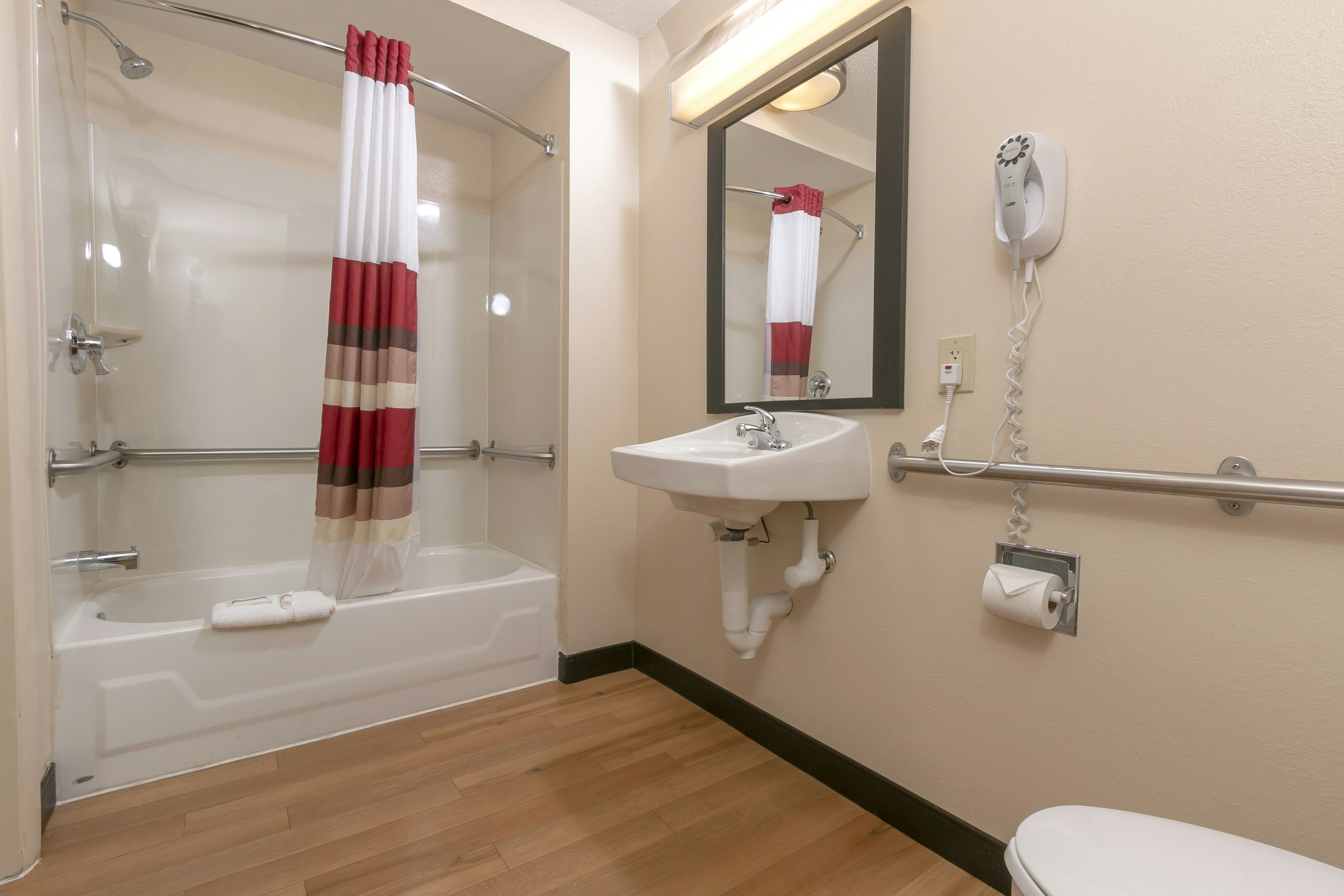 Red Roof PLUS+ University at Buffalo – Amherst