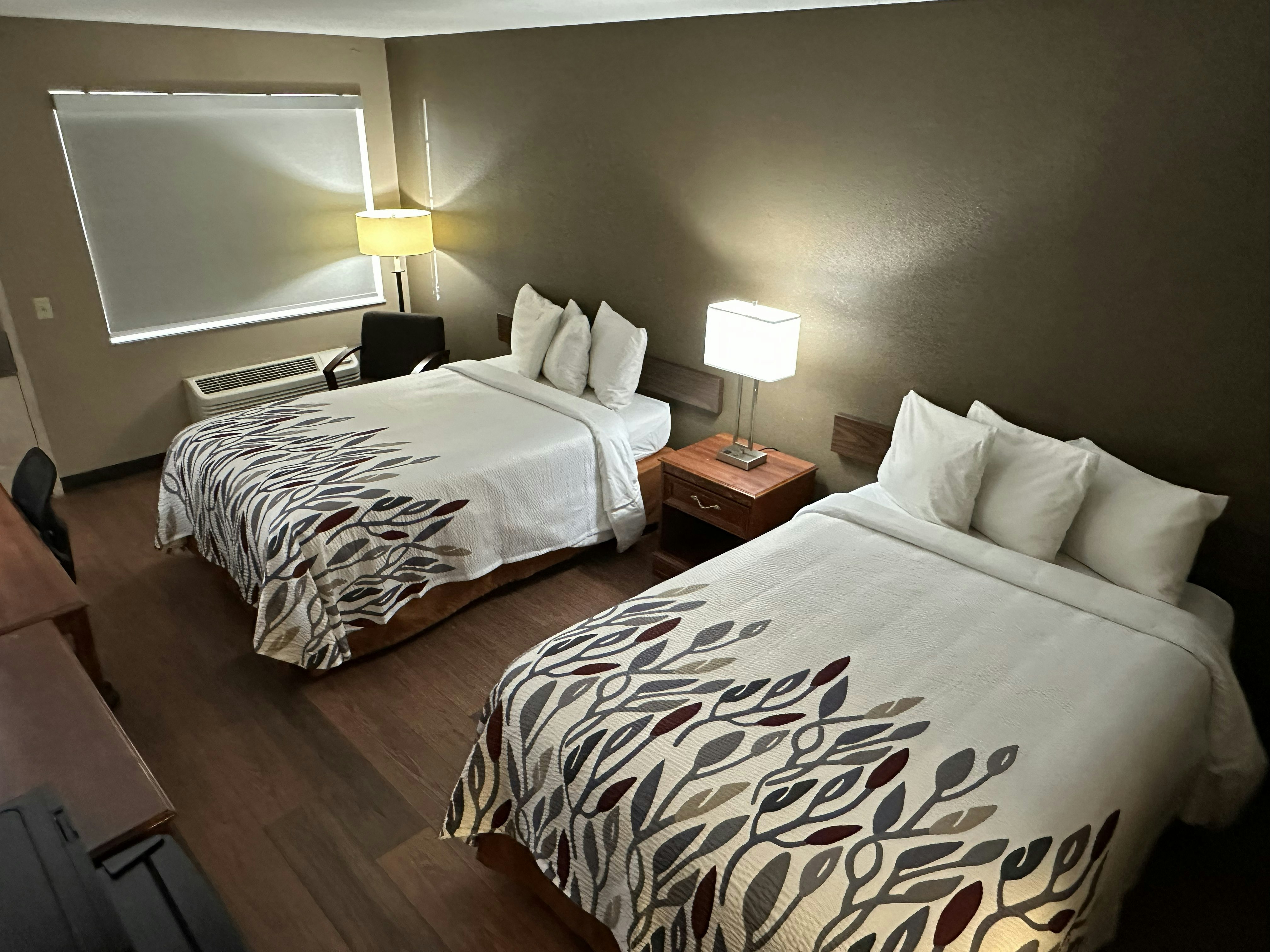 ADA Deluxe 2 Full Beds Non-Smoking