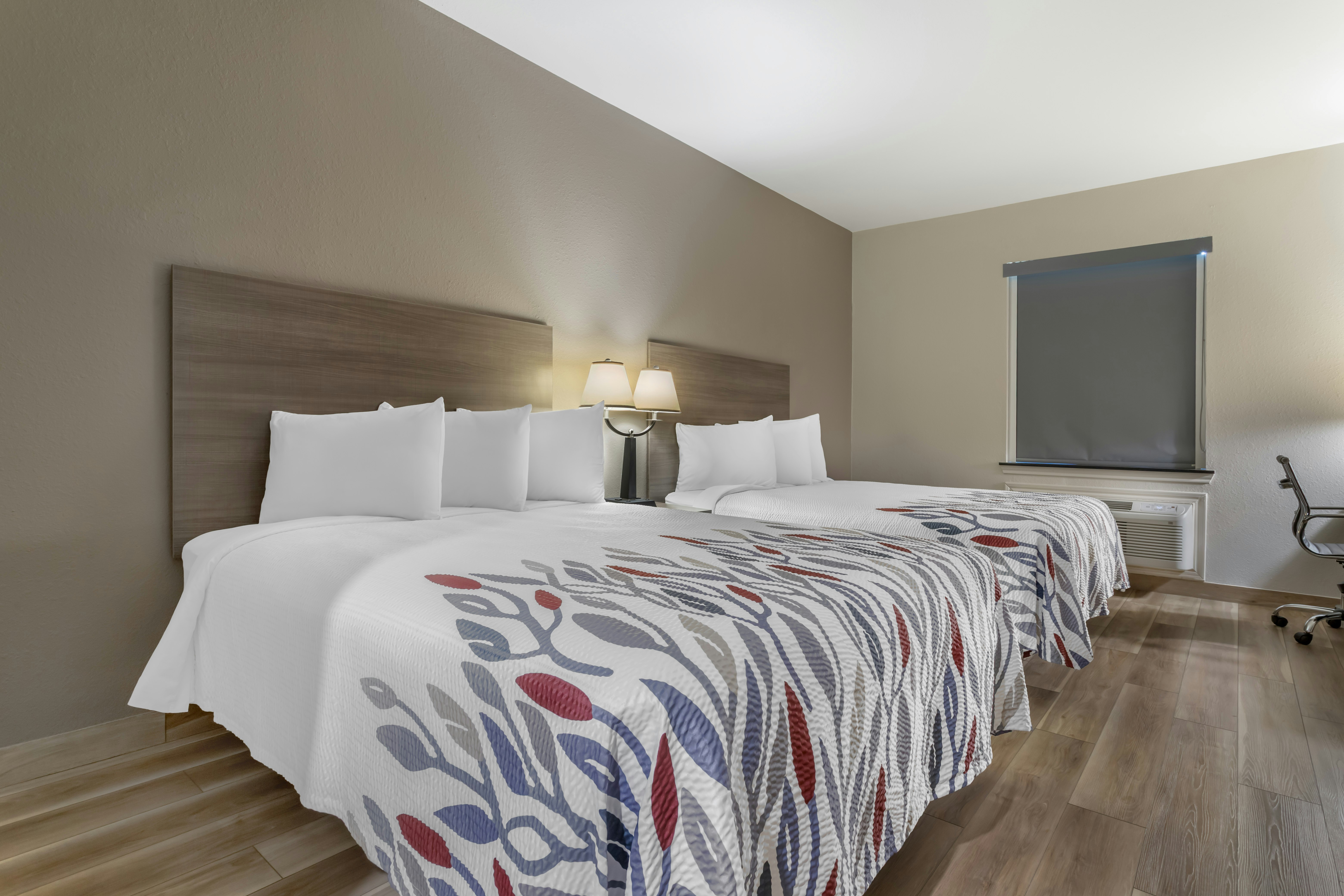 Deluxe 2 Queen Beds Non-Smoking